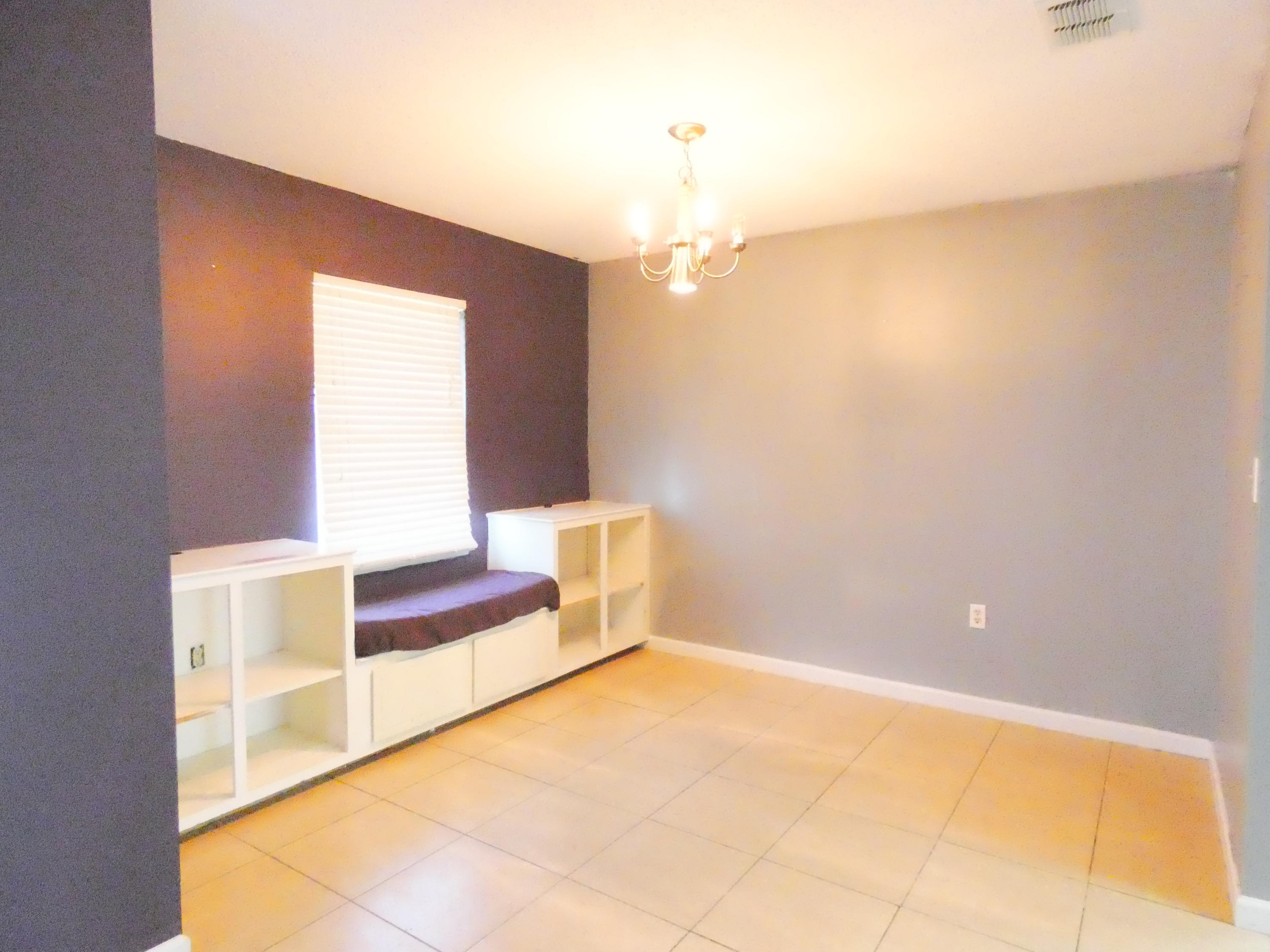 TANGLEWOOD S/D 1ST ADDN - Residential