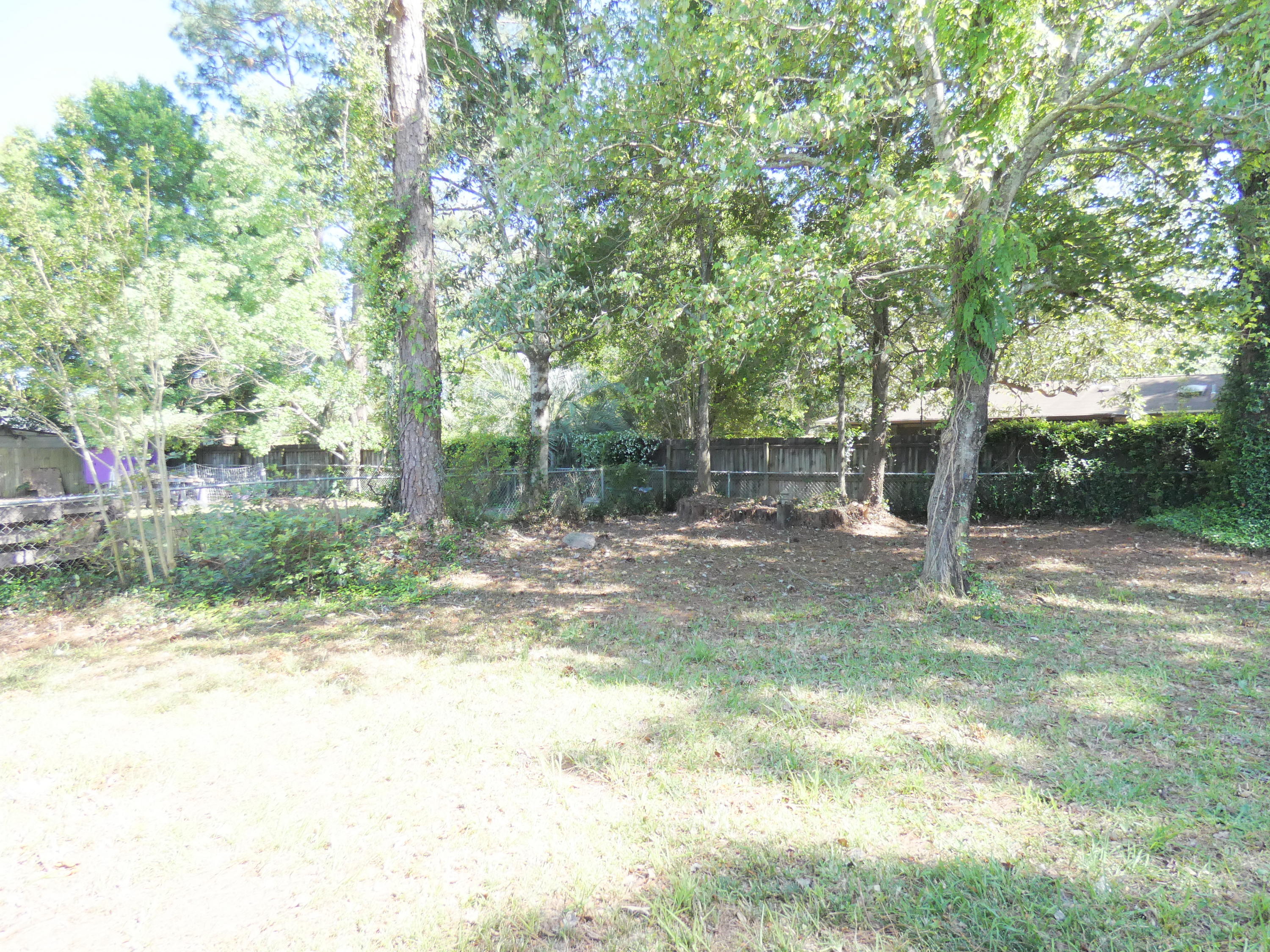 TANGLEWOOD S/D 1ST ADDN - Residential