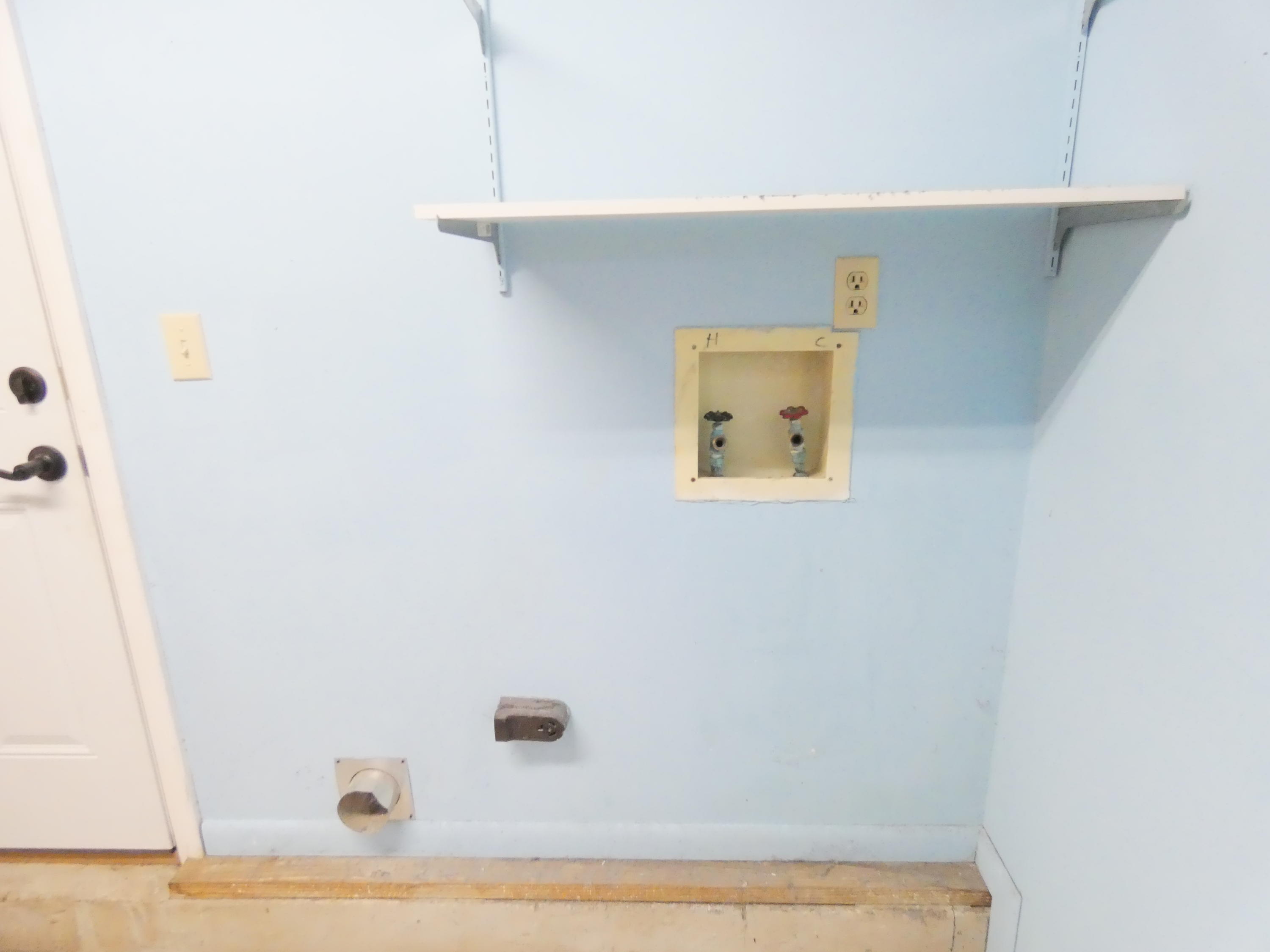 TANGLEWOOD S/D 1ST ADDN - Residential