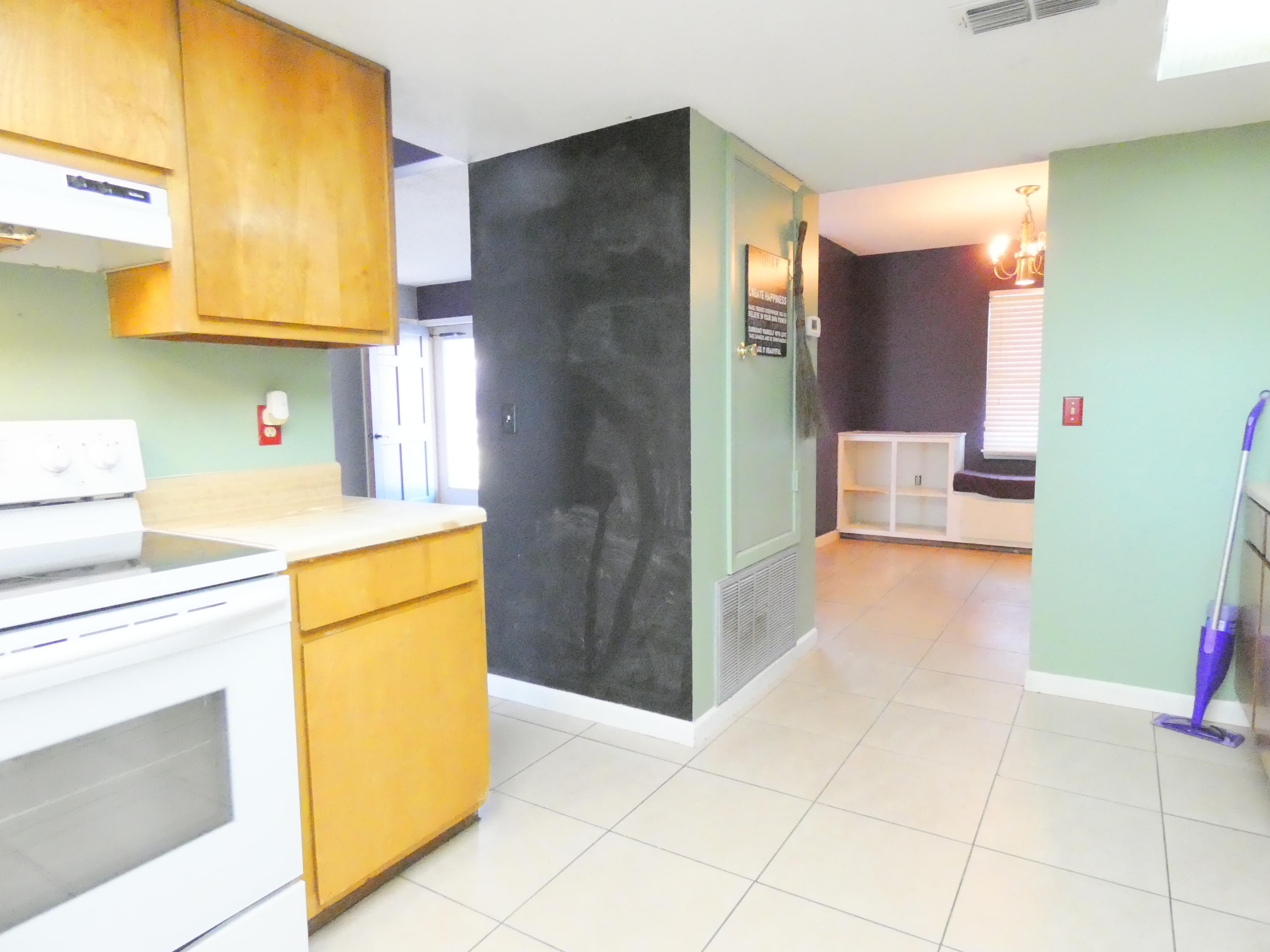 TANGLEWOOD S/D 1ST ADDN - Residential