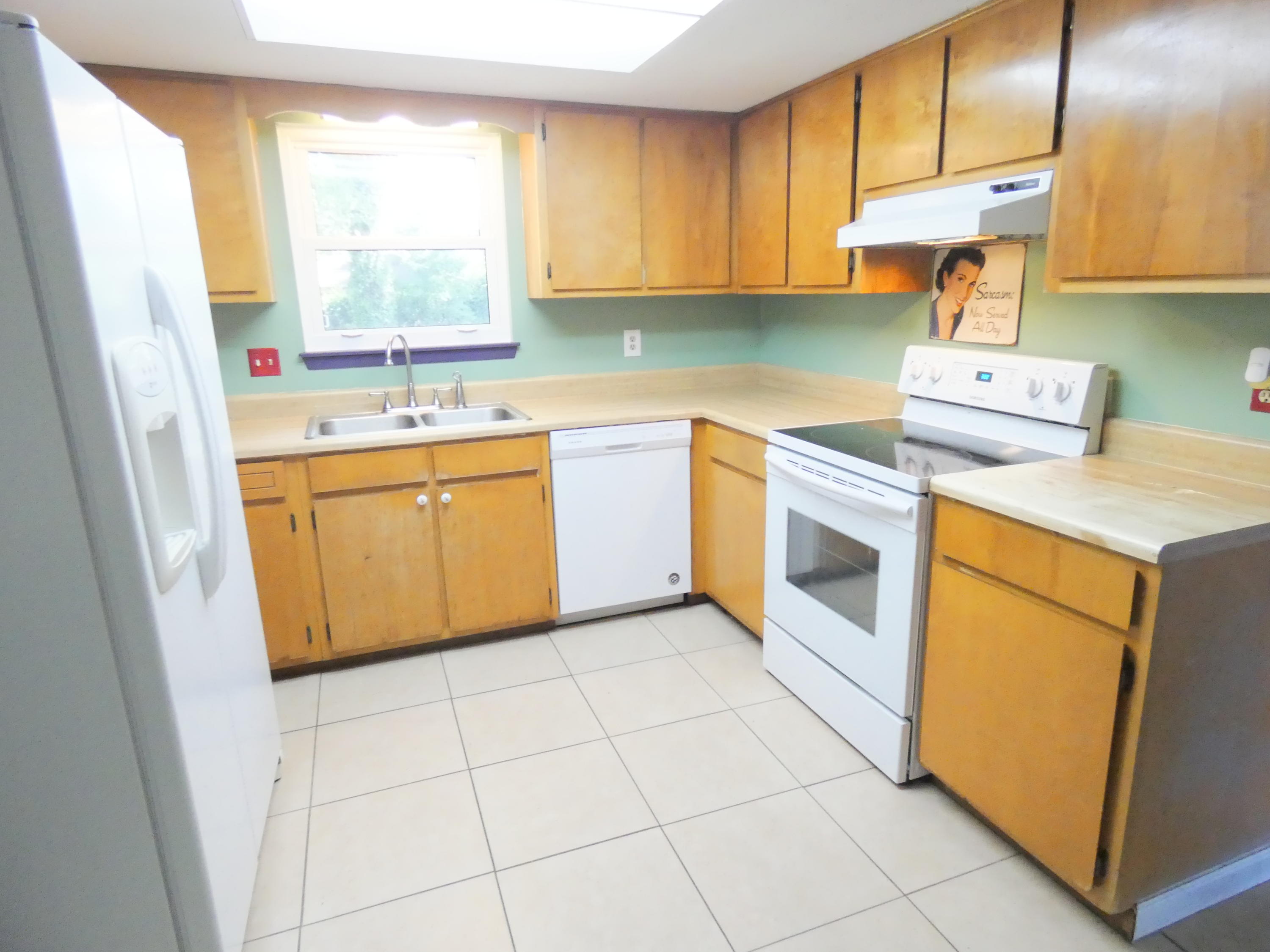 TANGLEWOOD S/D 1ST ADDN - Residential