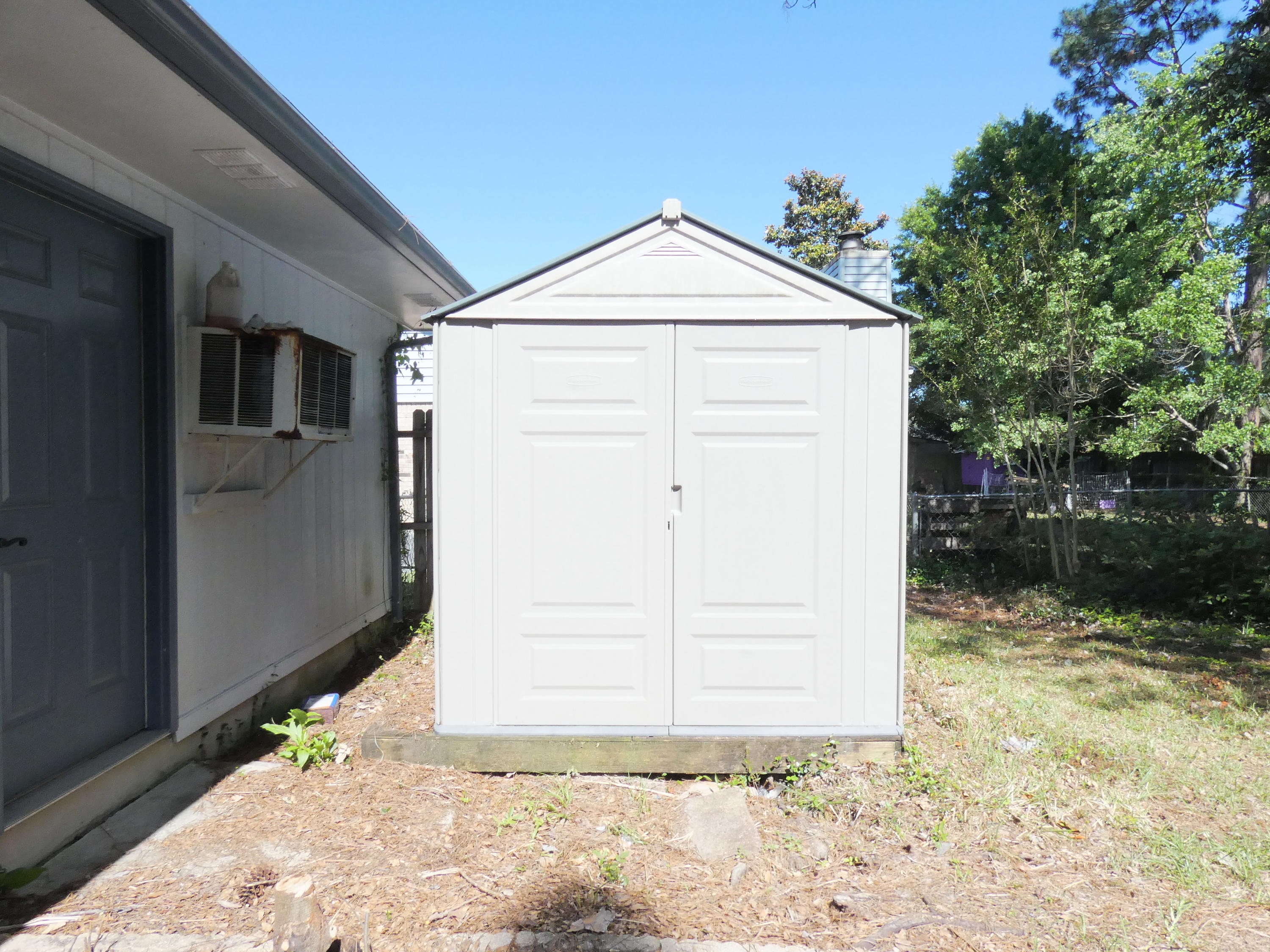 TANGLEWOOD S/D 1ST ADDN - Residential