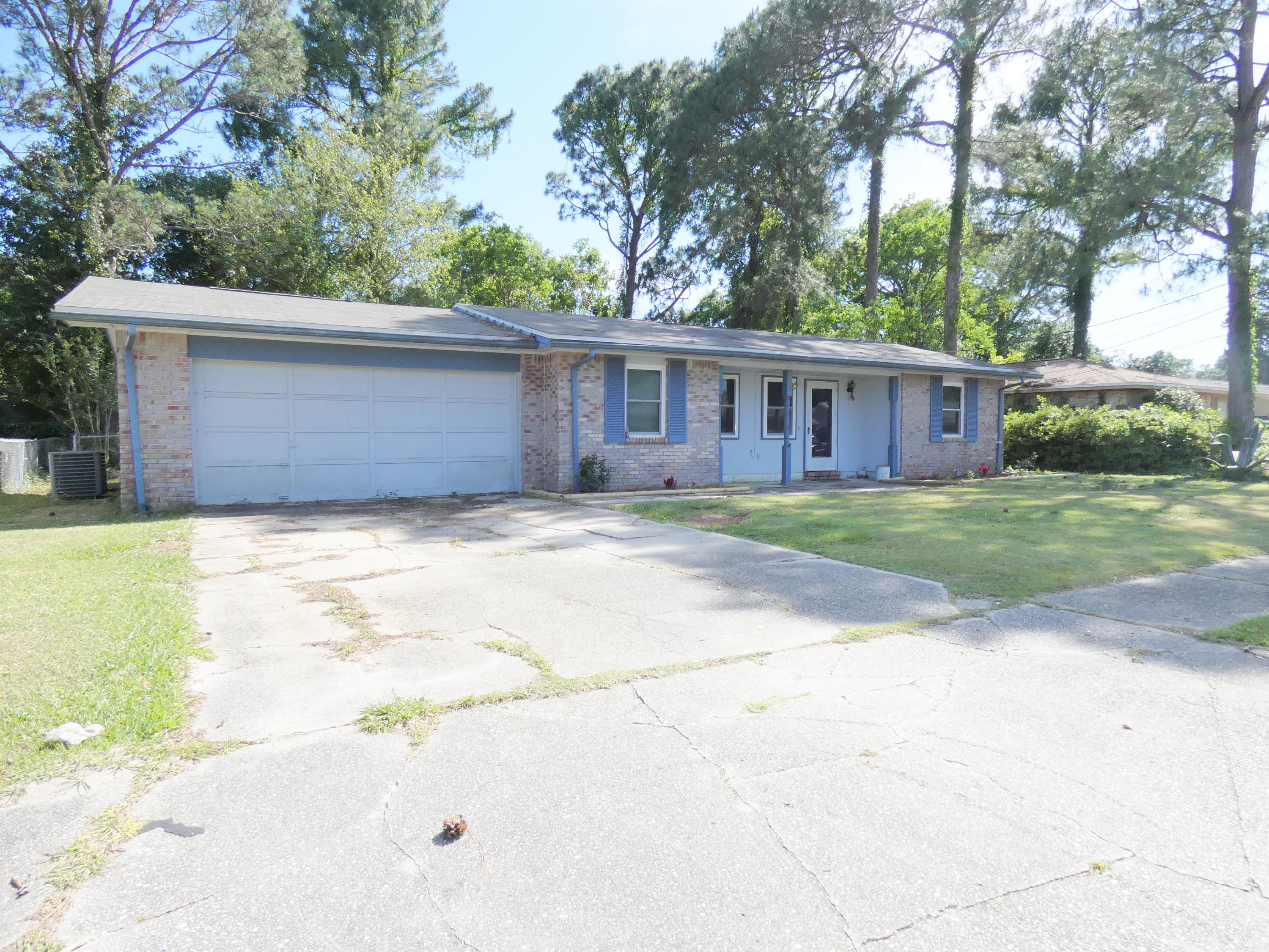 TANGLEWOOD S/D 1ST ADDN - Residential