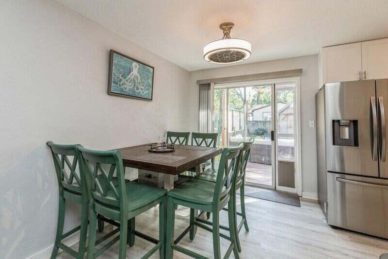 CREEKSIDE 2 - Residential Lease