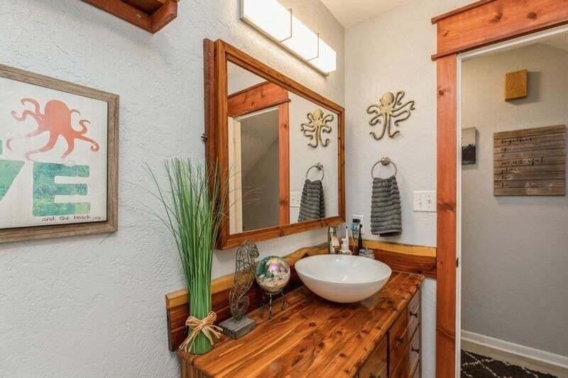 CREEKSIDE 2 - Residential Lease