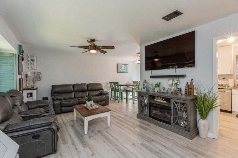 CREEKSIDE 2 - Residential Lease