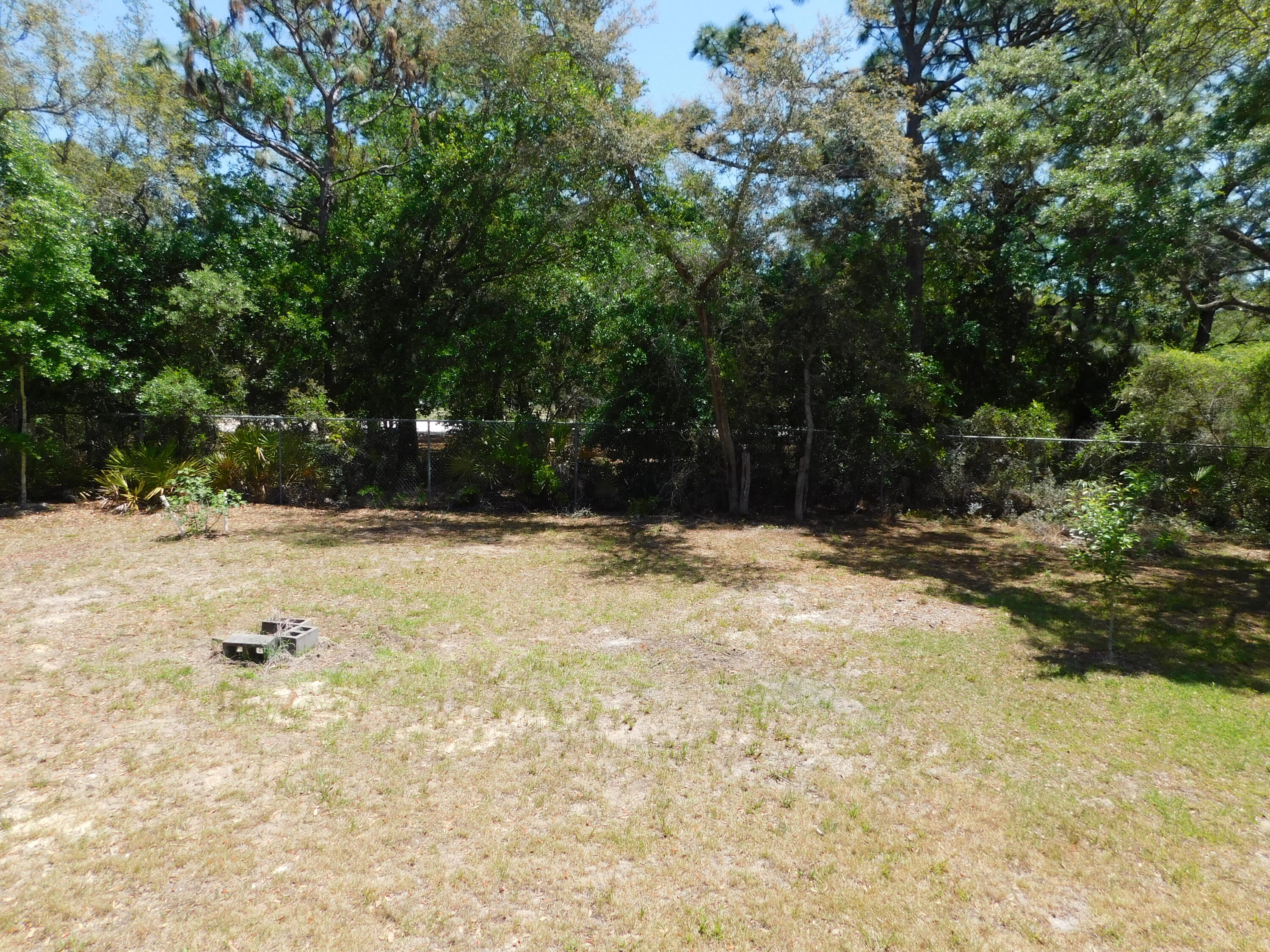 COMMODORE PARK - Residential