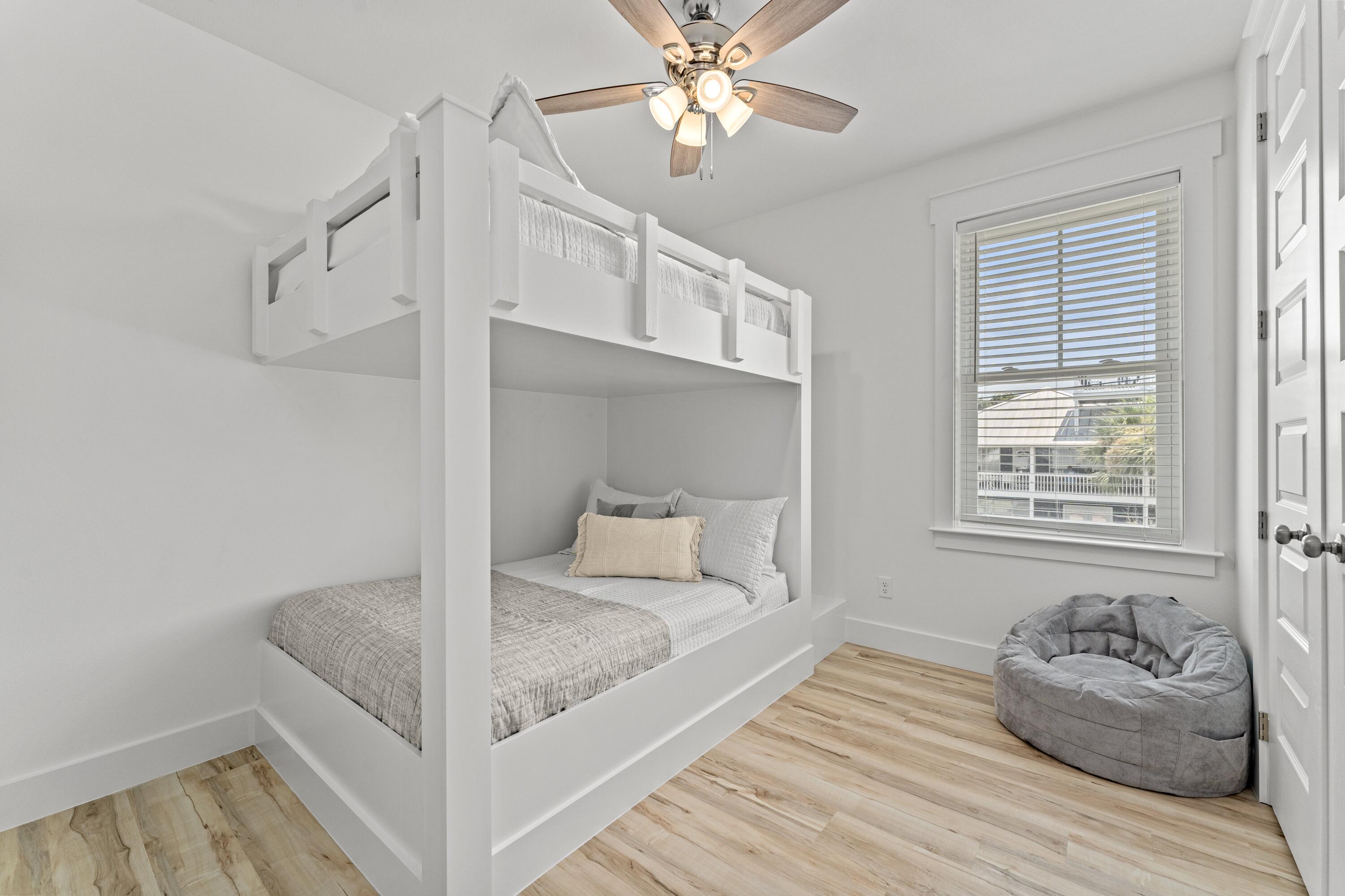 KISKA BEACH 1ST ADDN - Residential