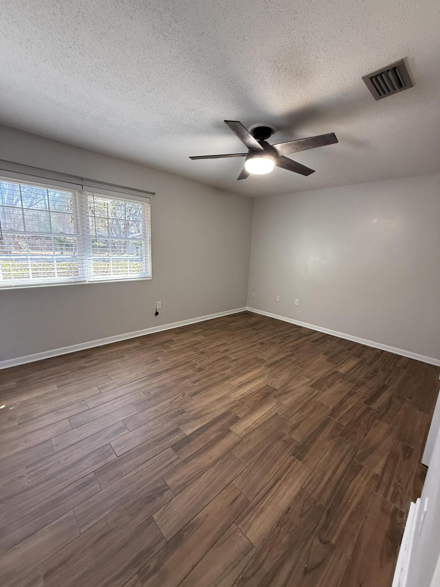 LONGWOOD S/D 3RD ADDN - Residential Lease