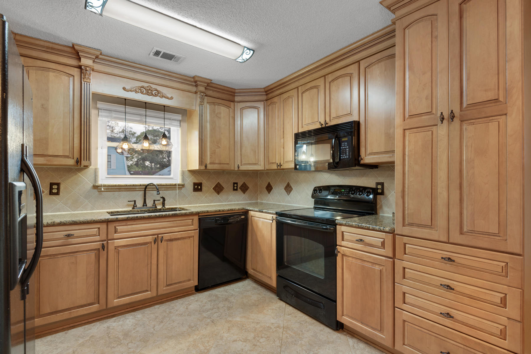 CANDLEWOOD VILLAGE - Residential