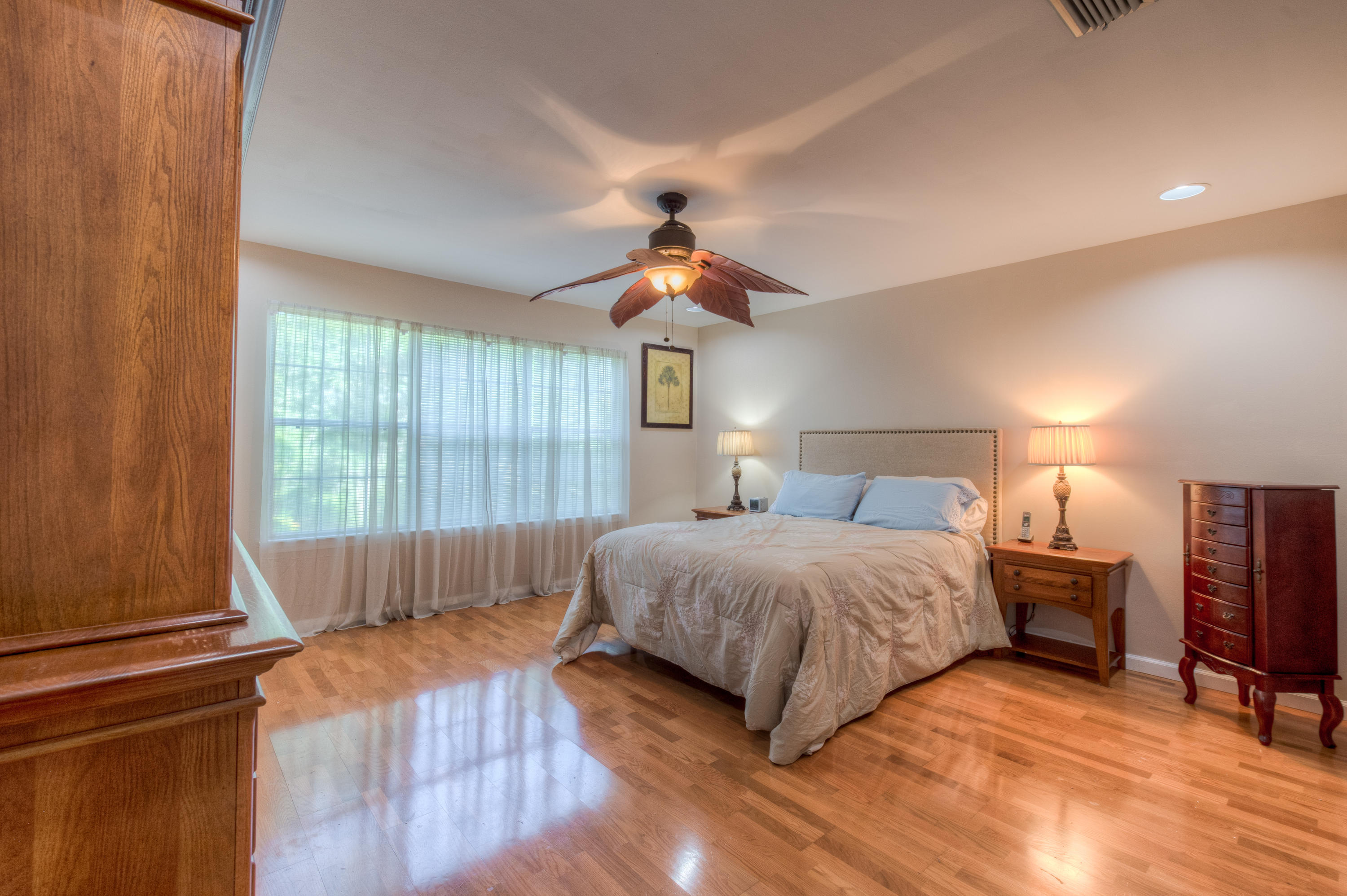 LAKE POINTE - Residential