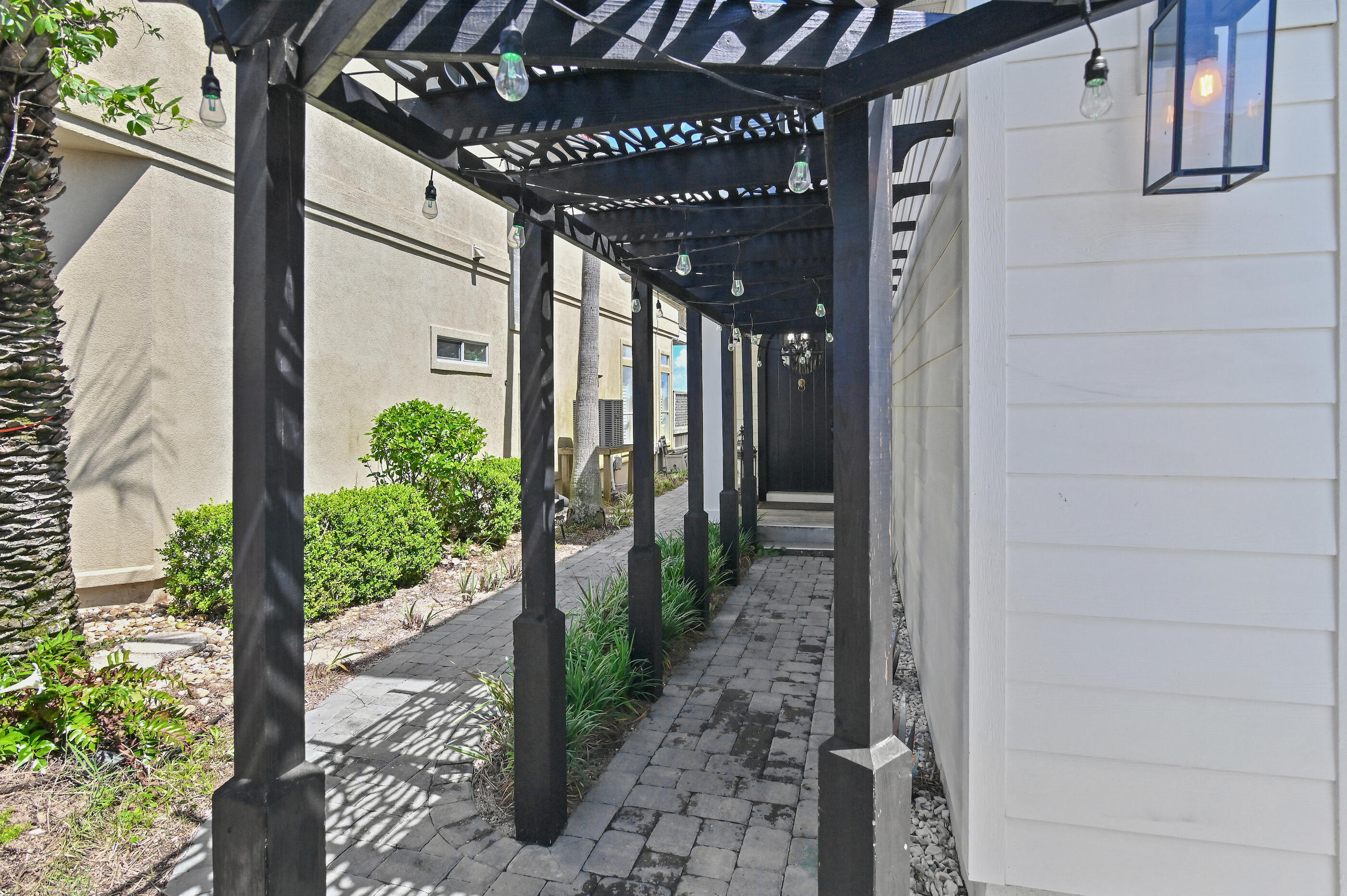 LIGHTHOUSE POINTE - Residential