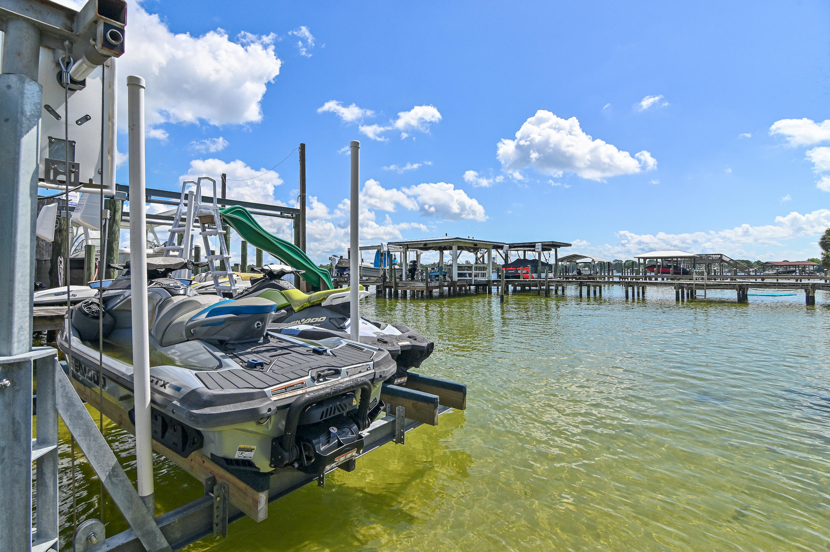 LIGHTHOUSE POINTE - Residential