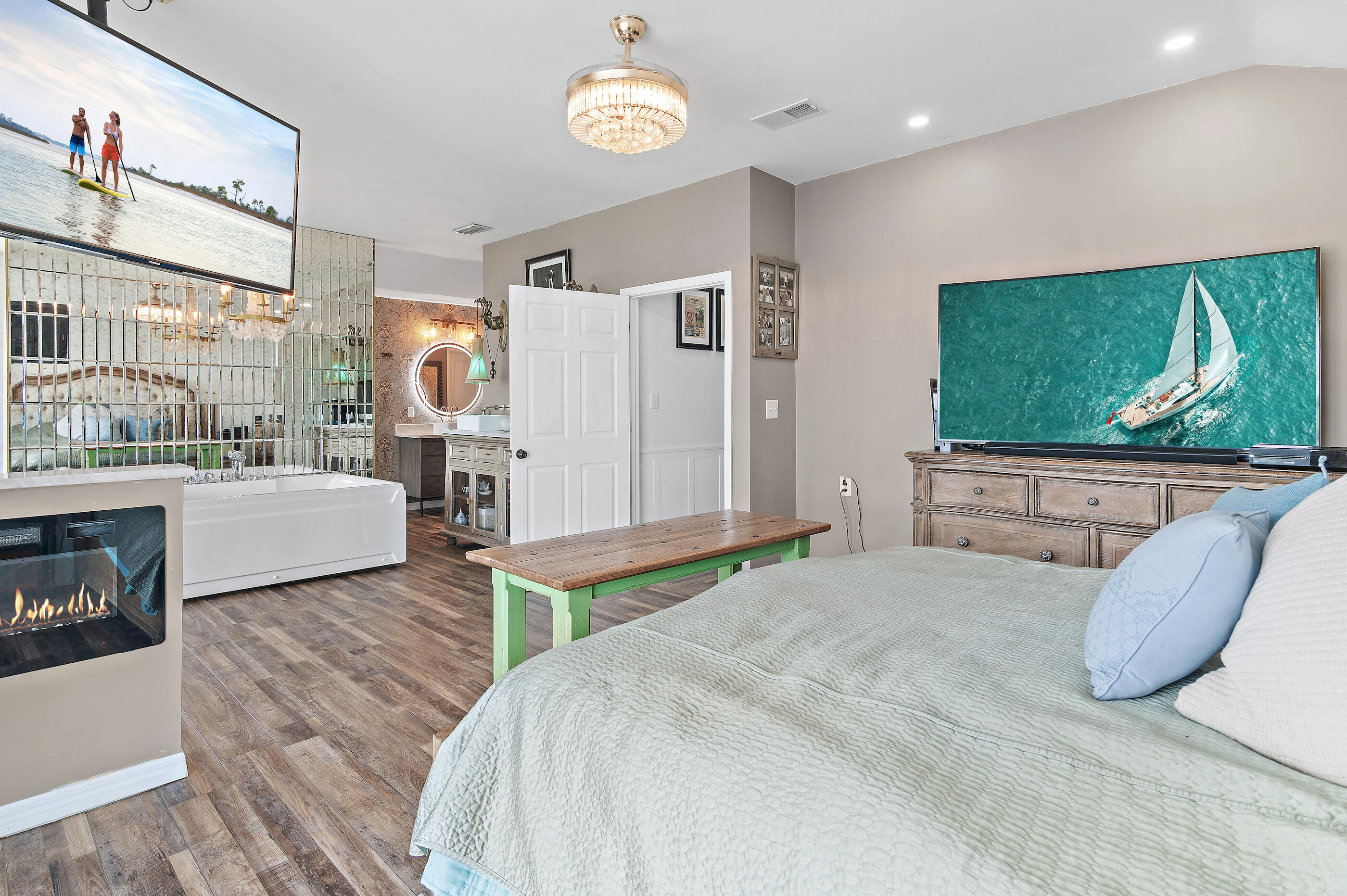 LIGHTHOUSE POINTE - Residential
