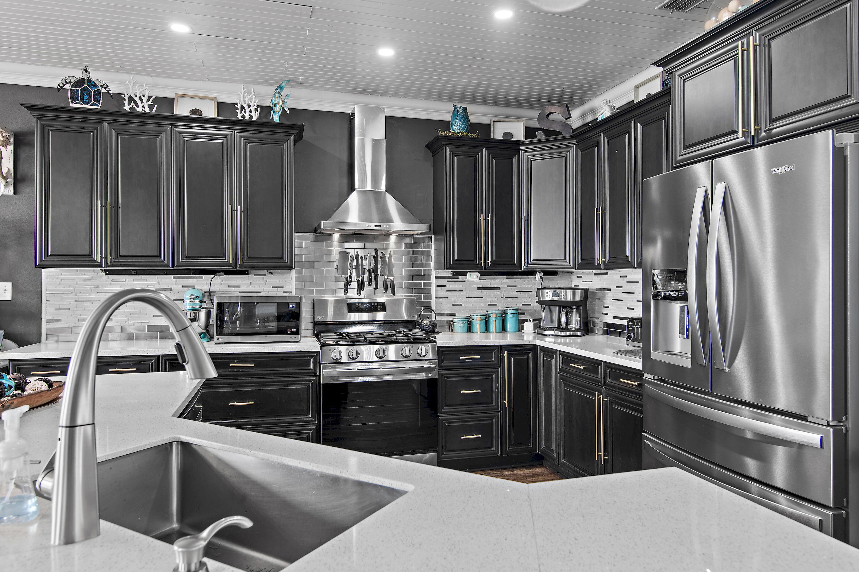 LIGHTHOUSE POINTE - Residential