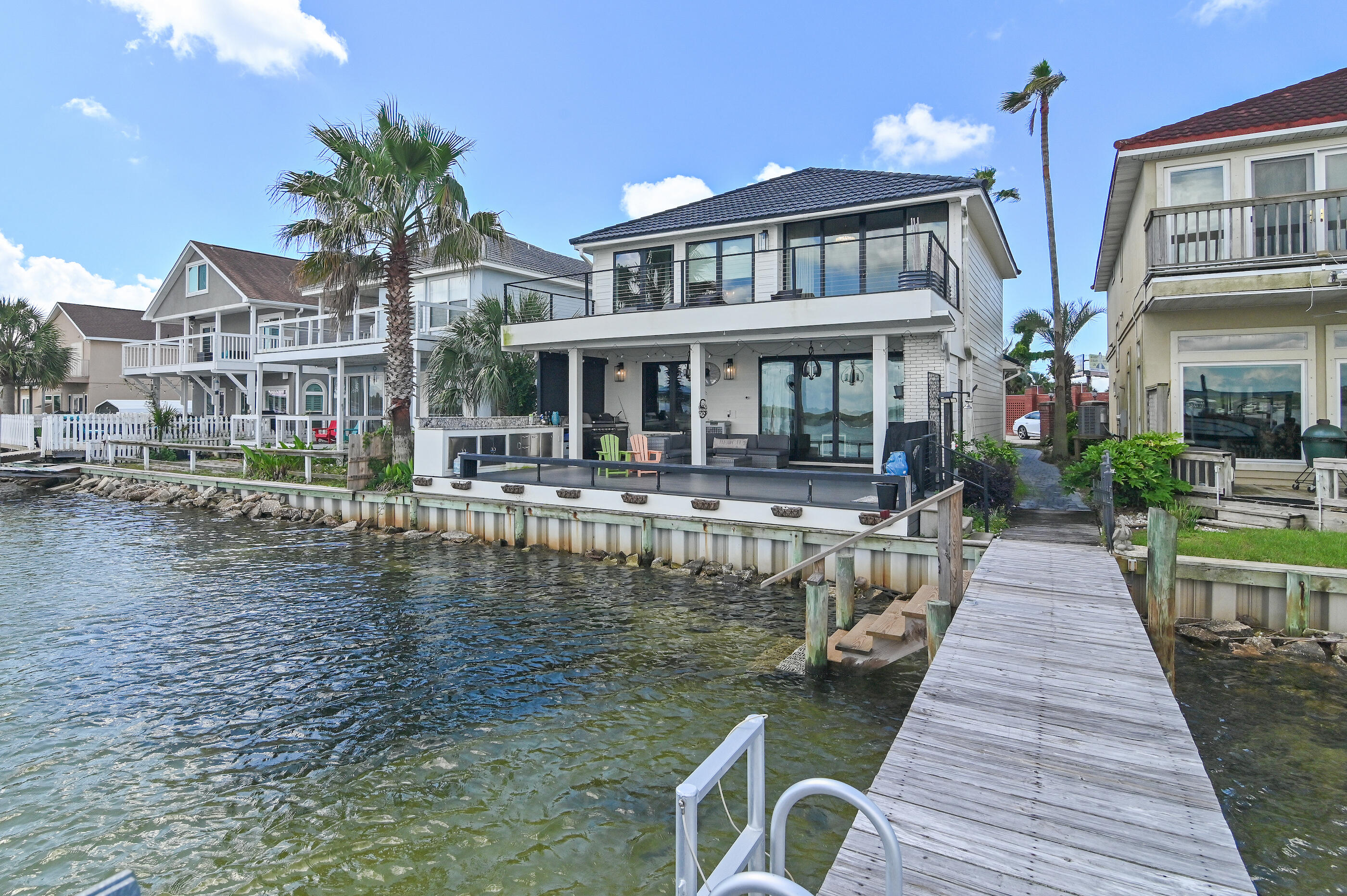 LIGHTHOUSE POINTE - Residential
