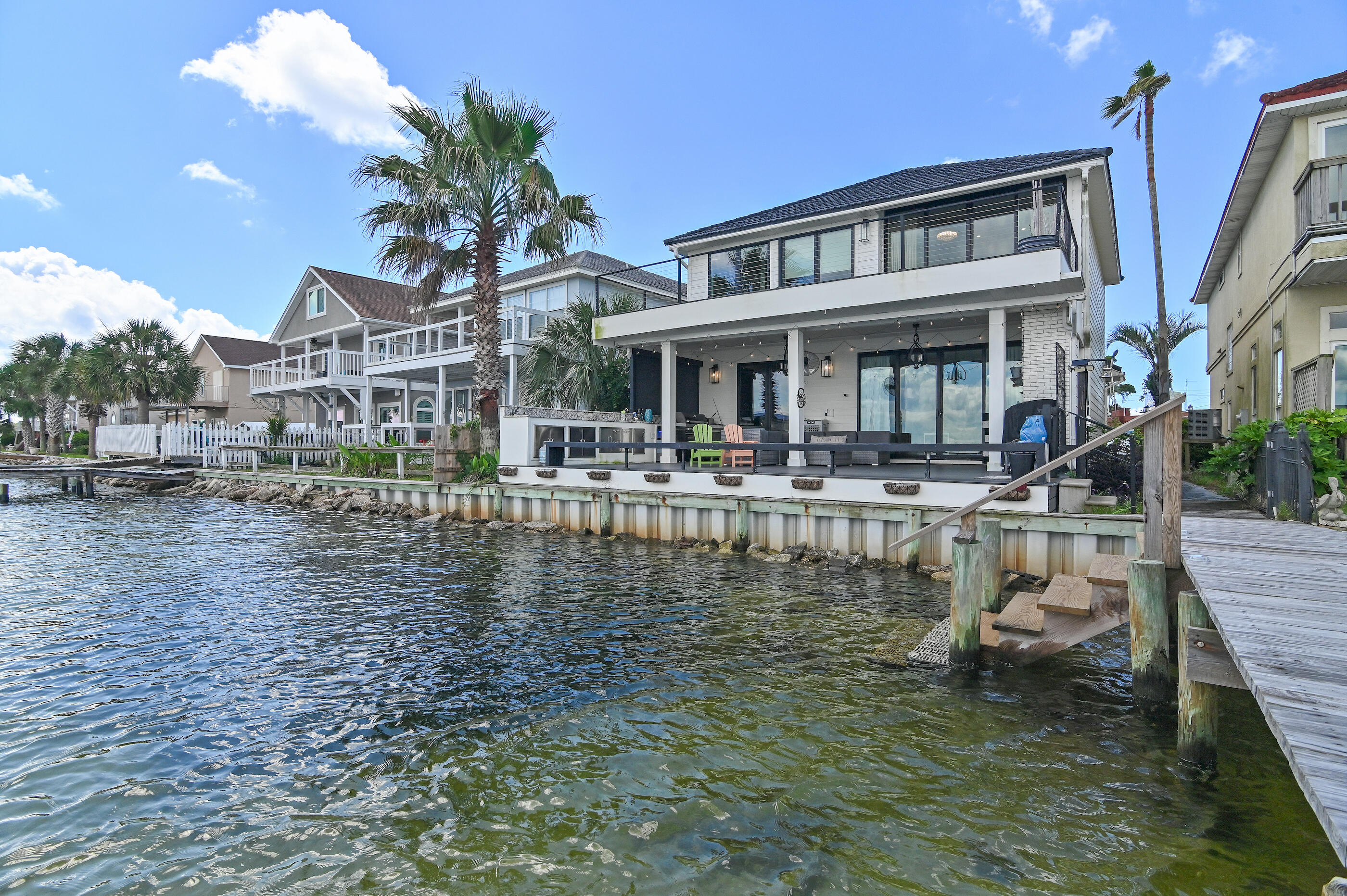 LIGHTHOUSE POINTE - Residential