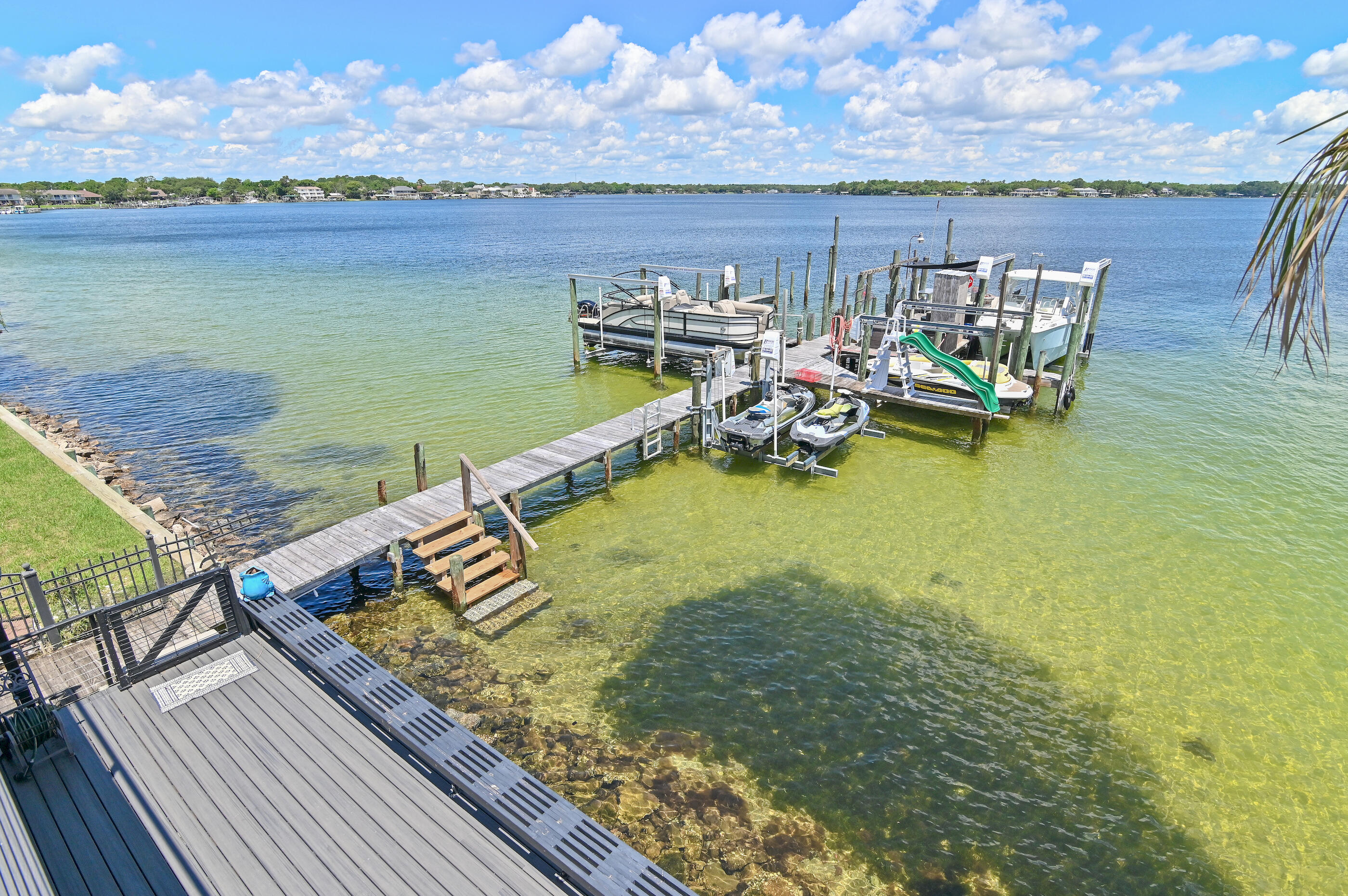 LIGHTHOUSE POINTE - Residential