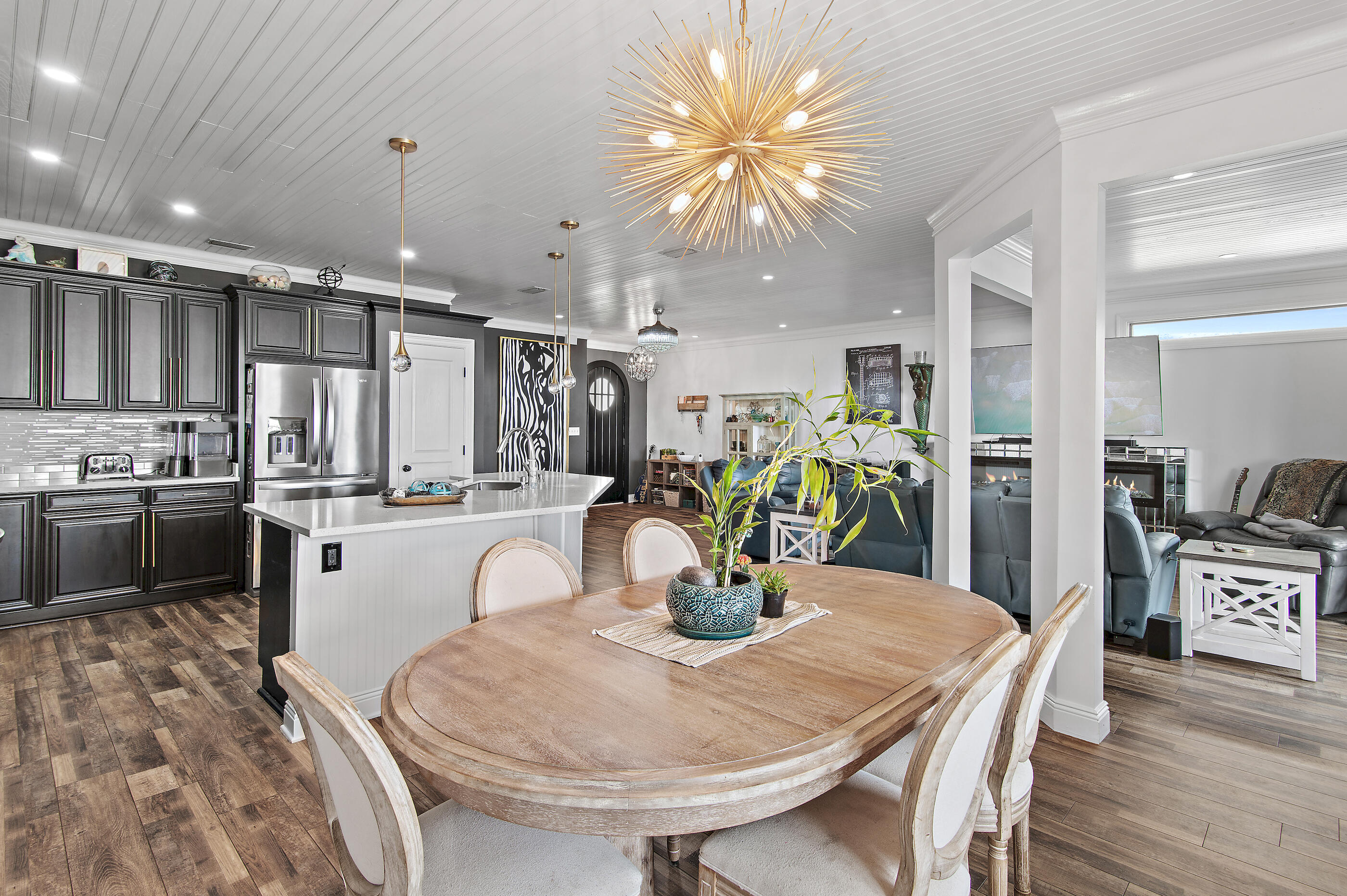 LIGHTHOUSE POINTE - Residential