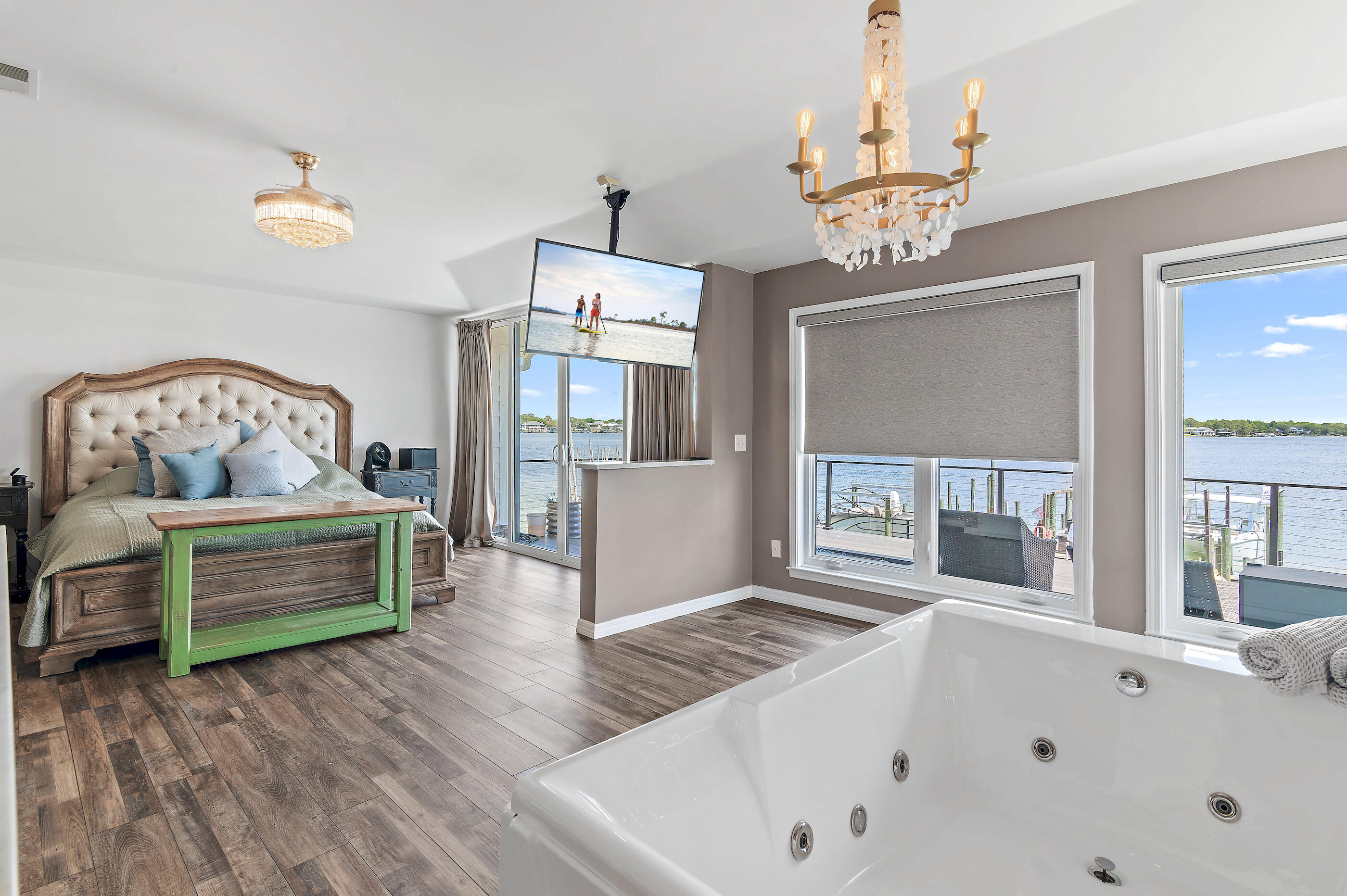 LIGHTHOUSE POINTE - Residential