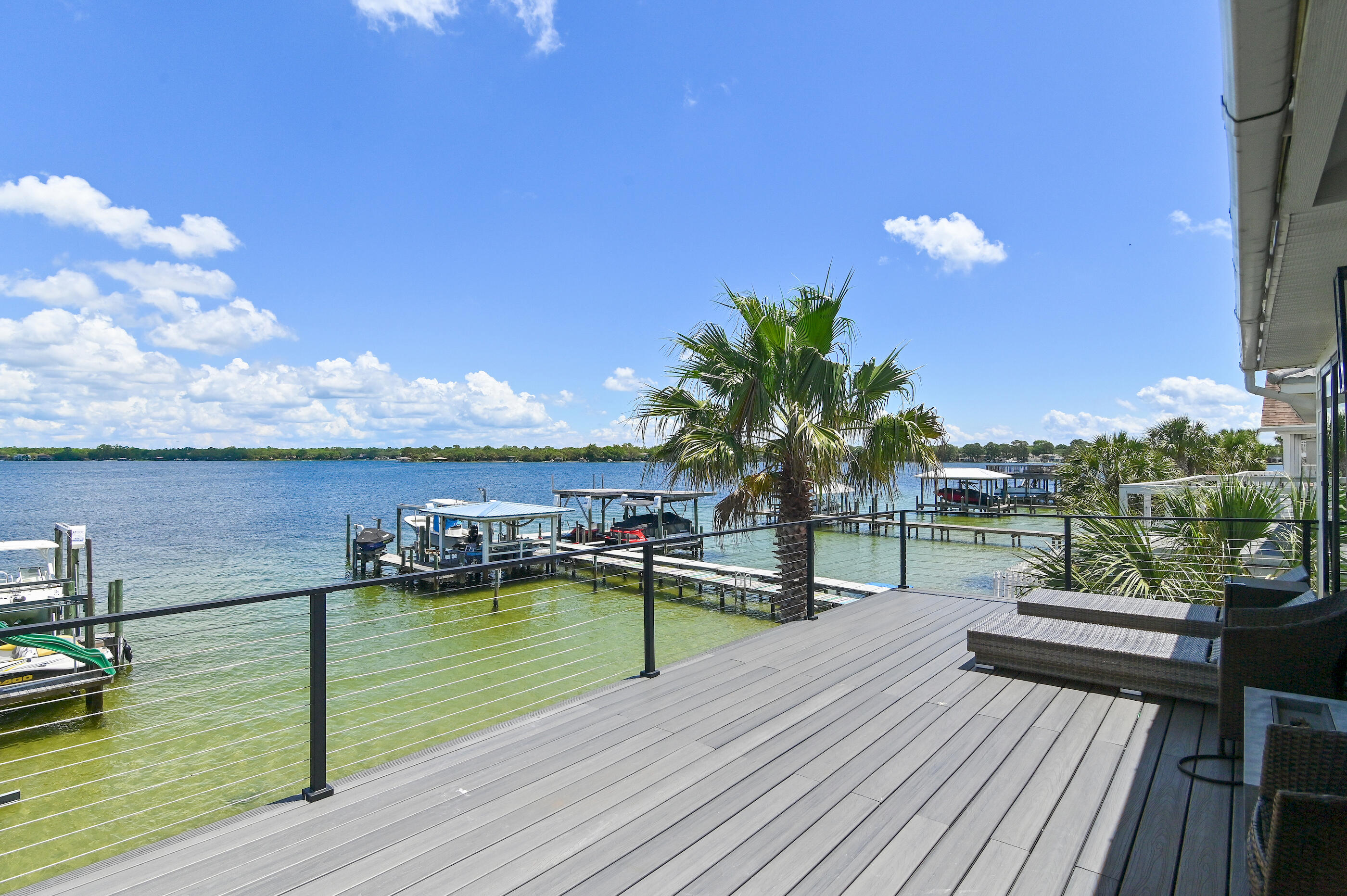 LIGHTHOUSE POINTE - Residential