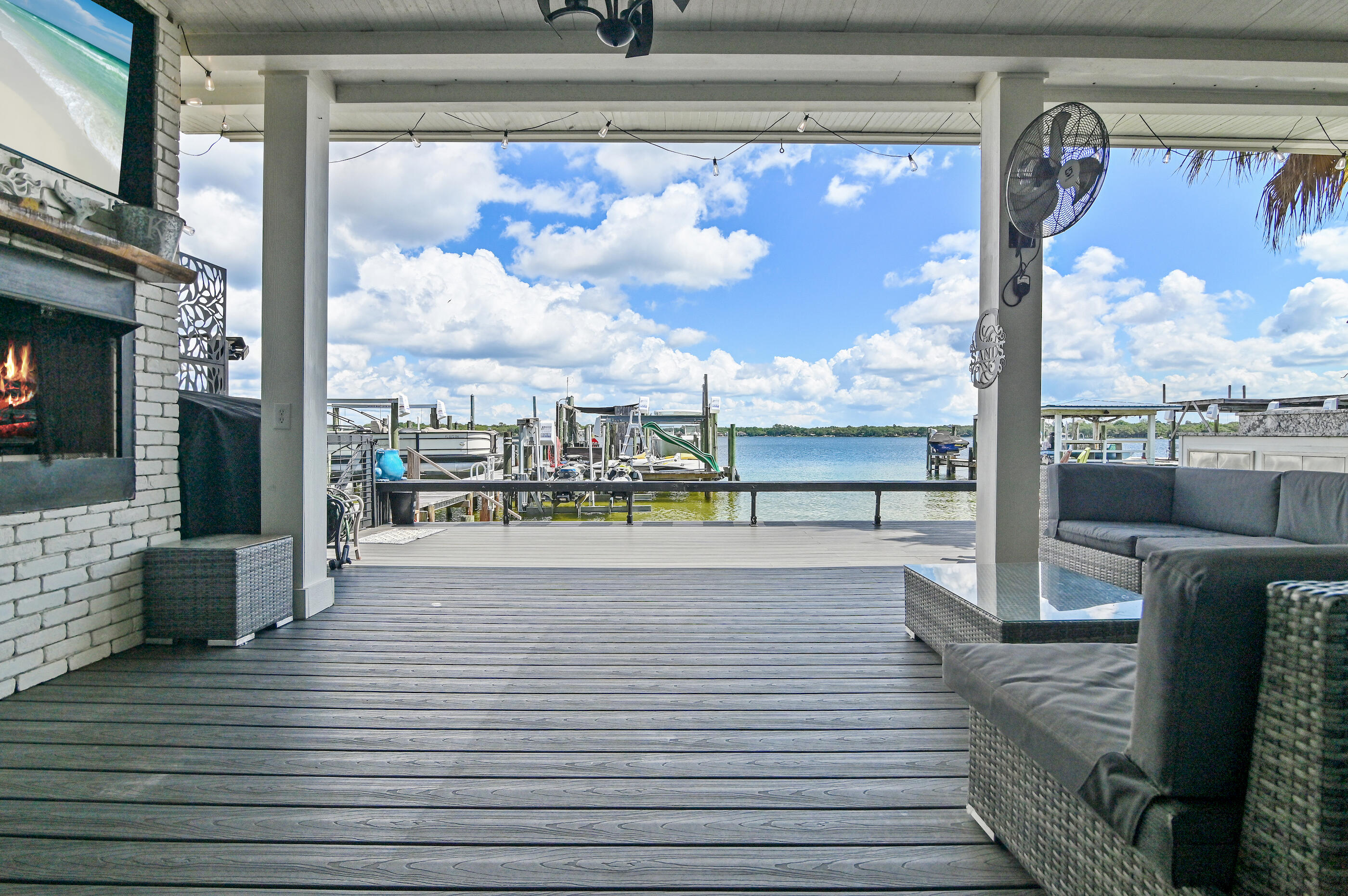 LIGHTHOUSE POINTE - Residential