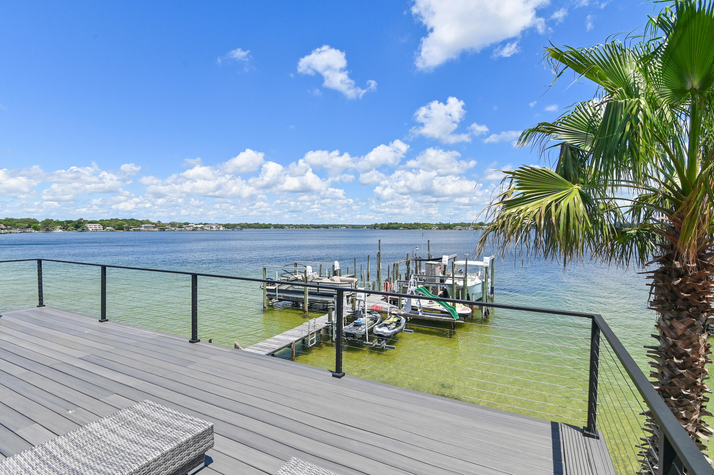 LIGHTHOUSE POINTE - Residential