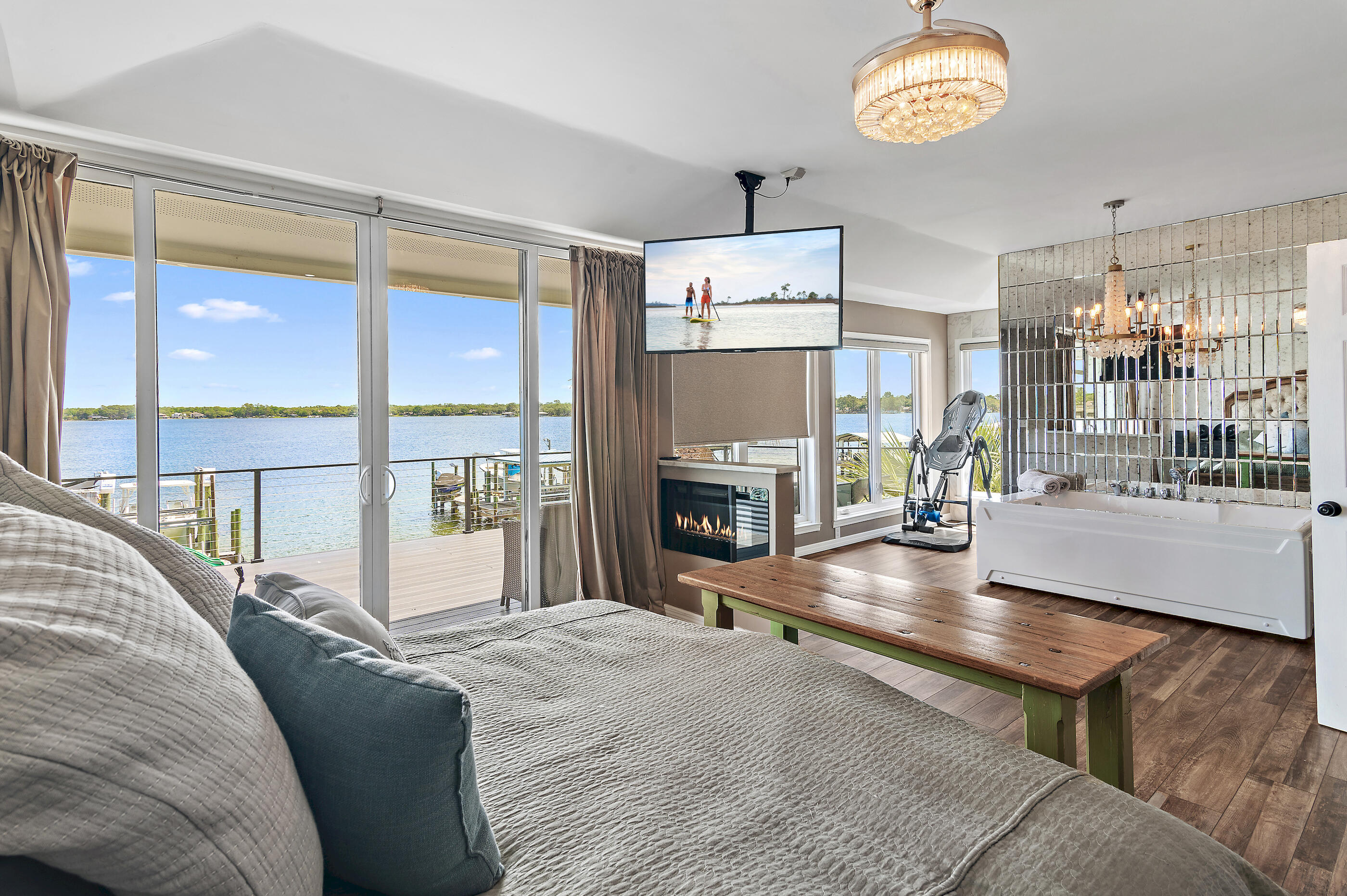 LIGHTHOUSE POINTE - Residential