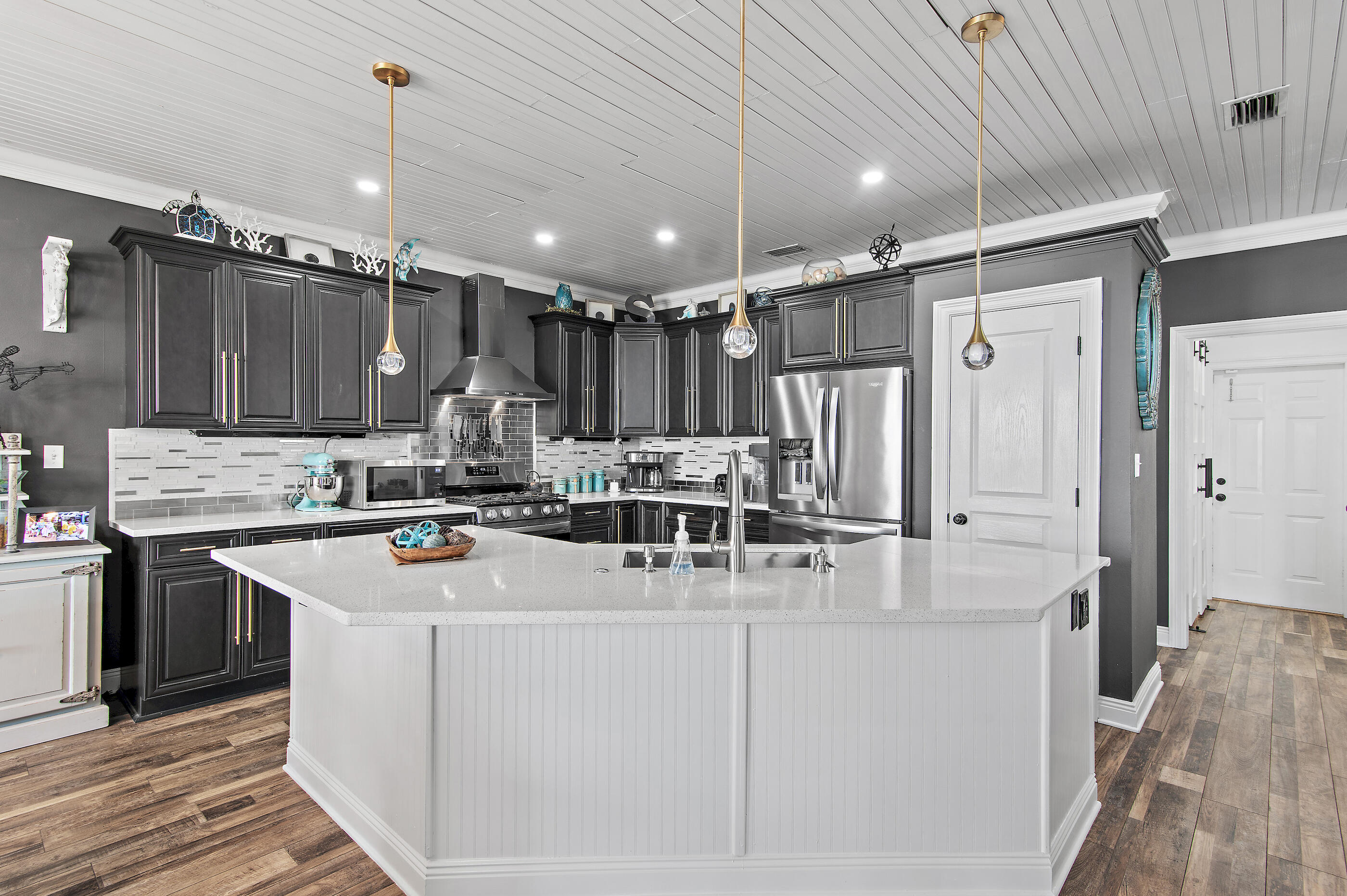 LIGHTHOUSE POINTE - Residential