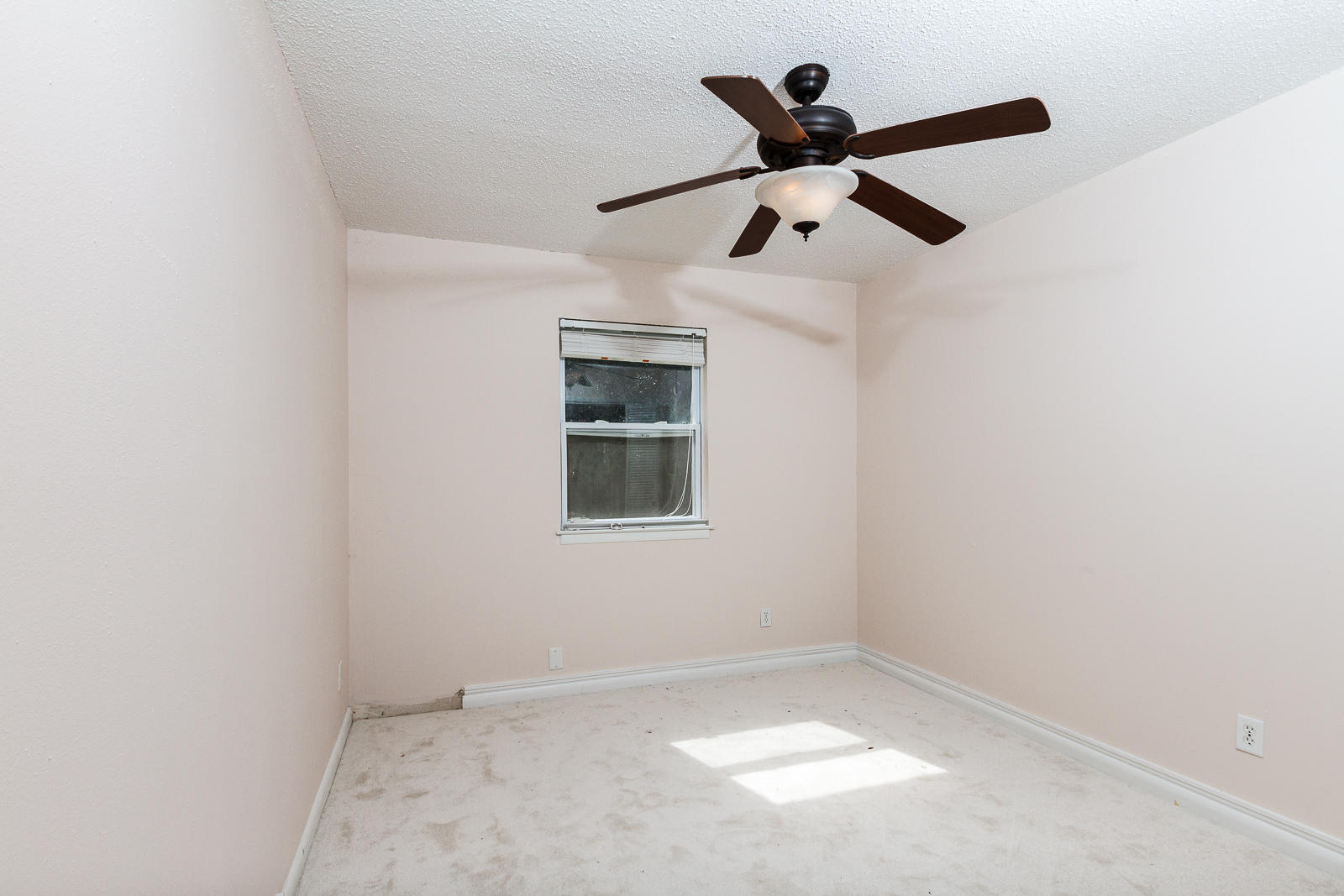 WHISPER BAY - Residential