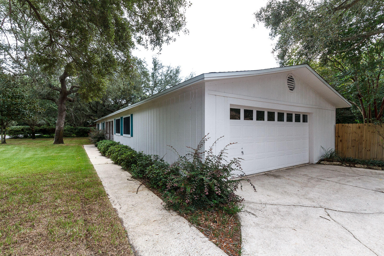 WHISPER BAY - Residential