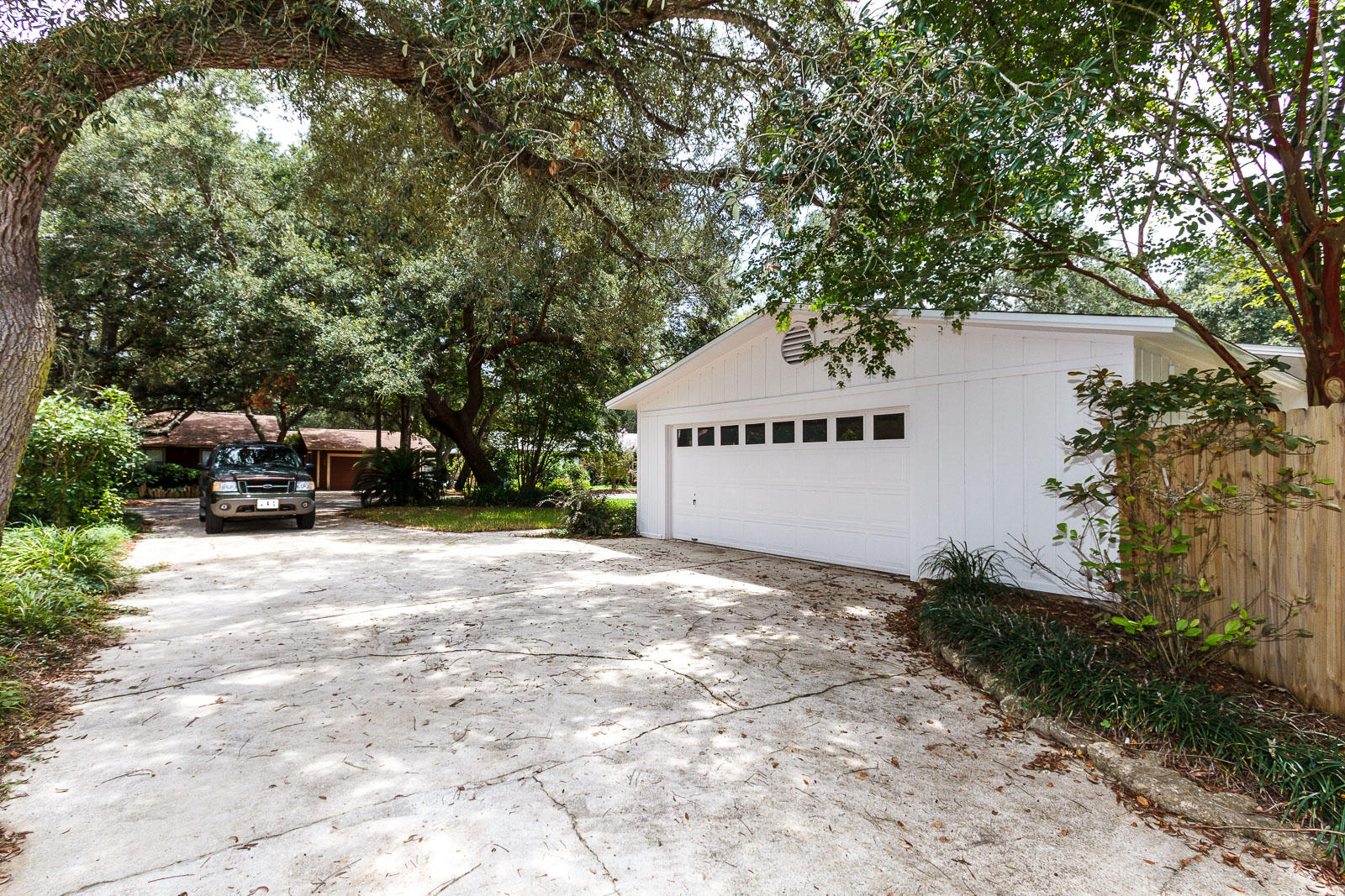 WHISPER BAY - Residential