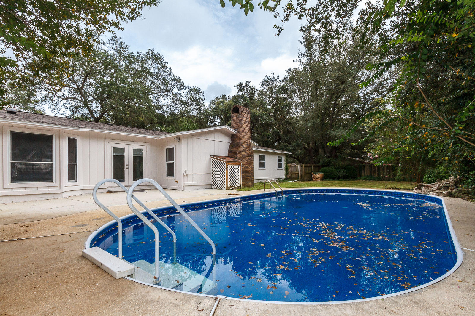 WHISPER BAY - Residential