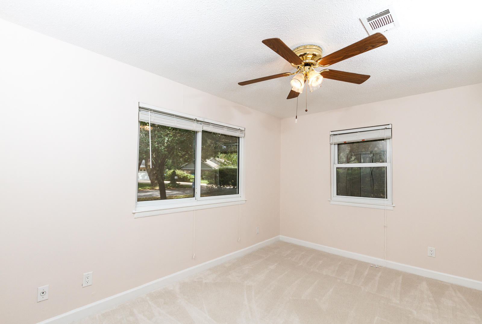 WHISPER BAY - Residential