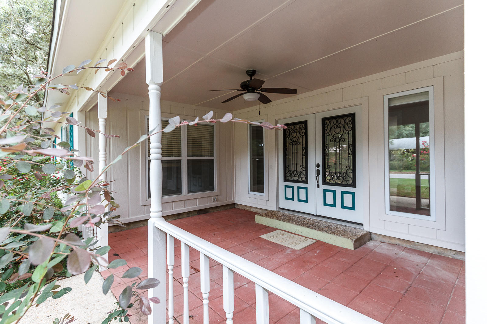 WHISPER BAY - Residential