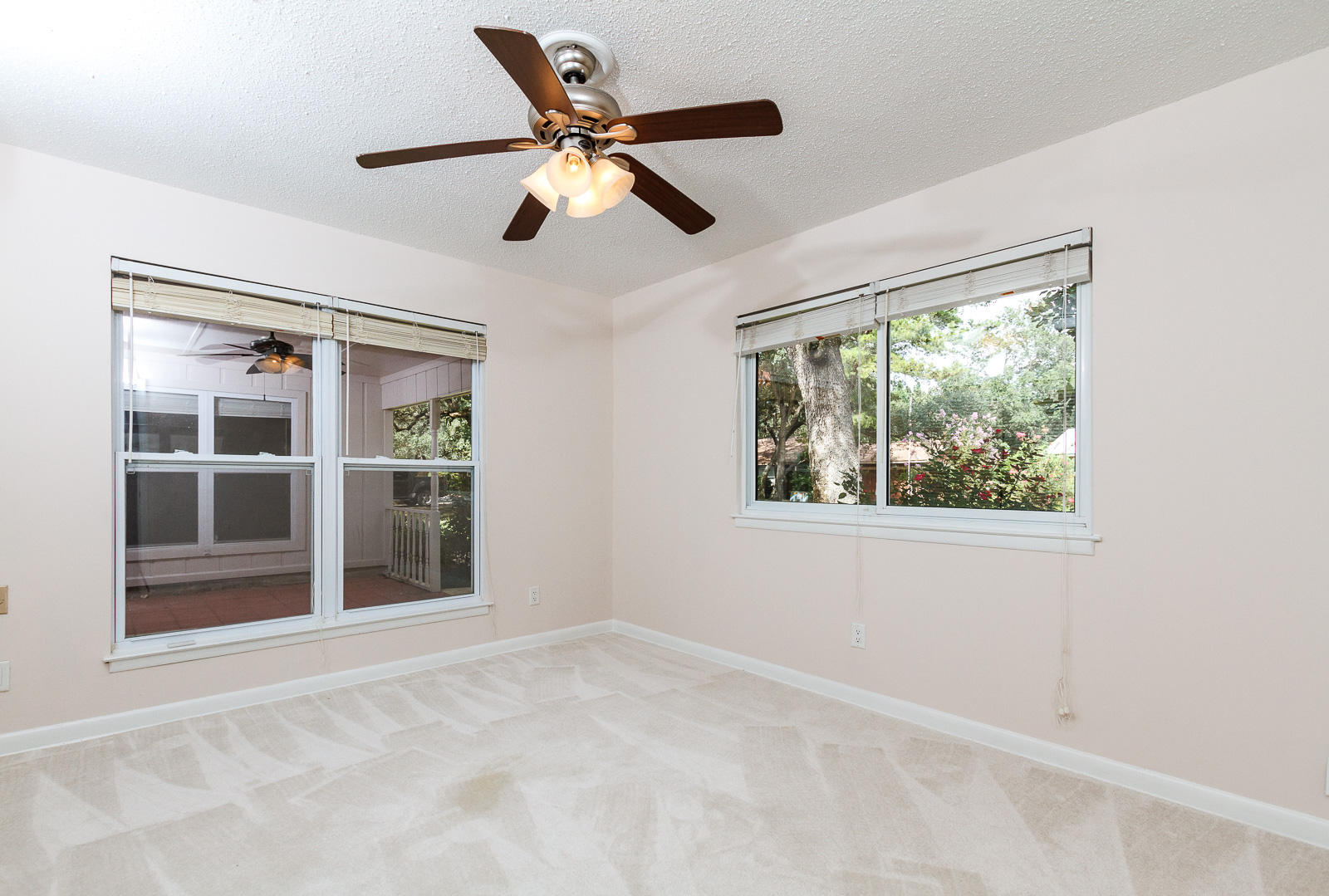 WHISPER BAY - Residential