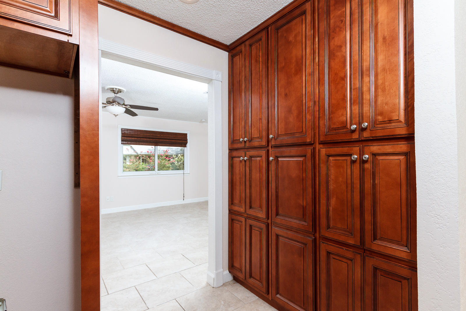 WHISPER BAY - Residential