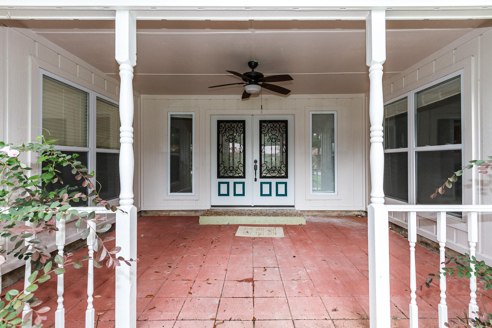 WHISPER BAY - Residential