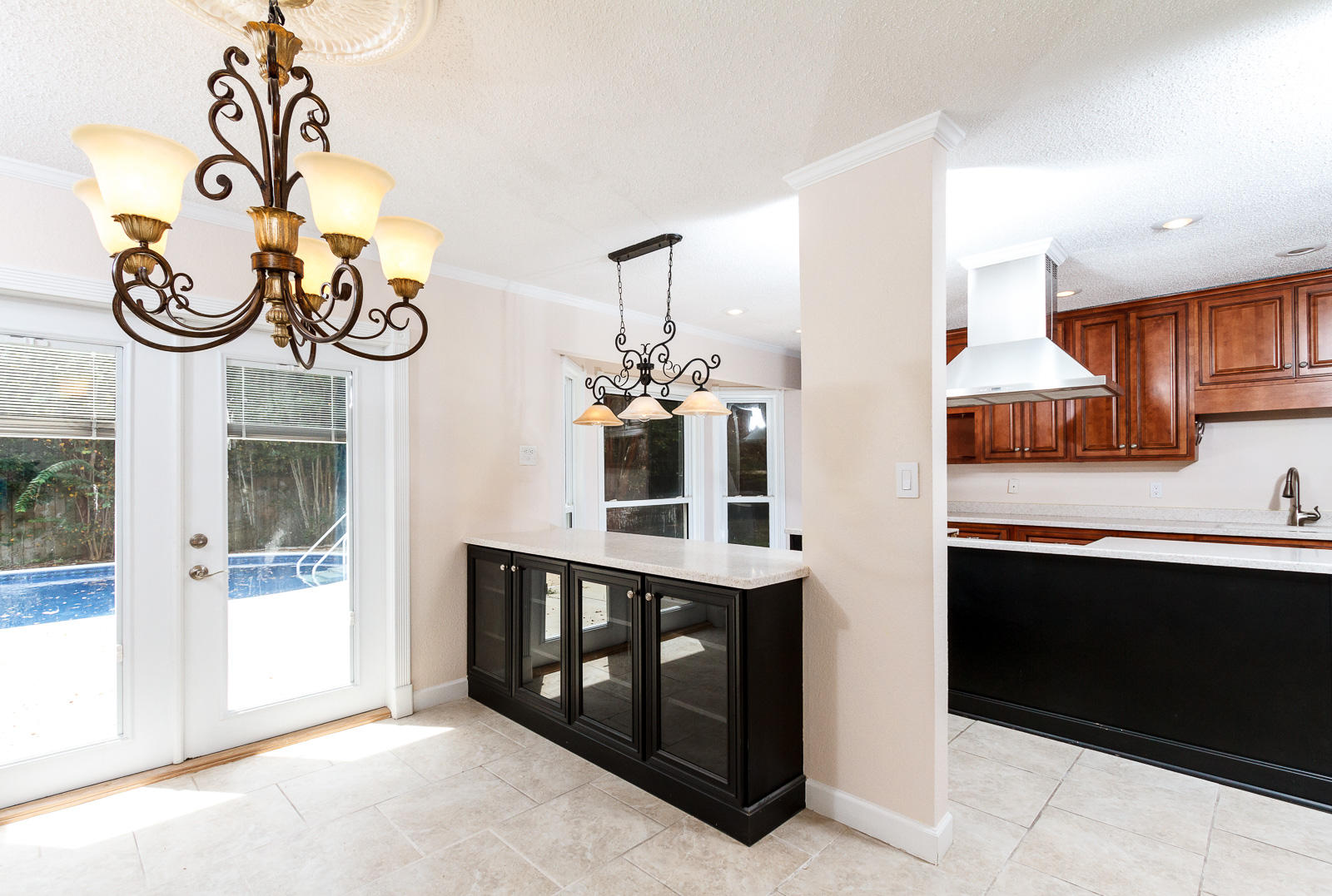 WHISPER BAY - Residential