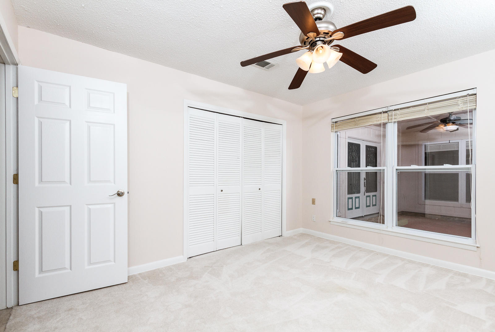 WHISPER BAY - Residential