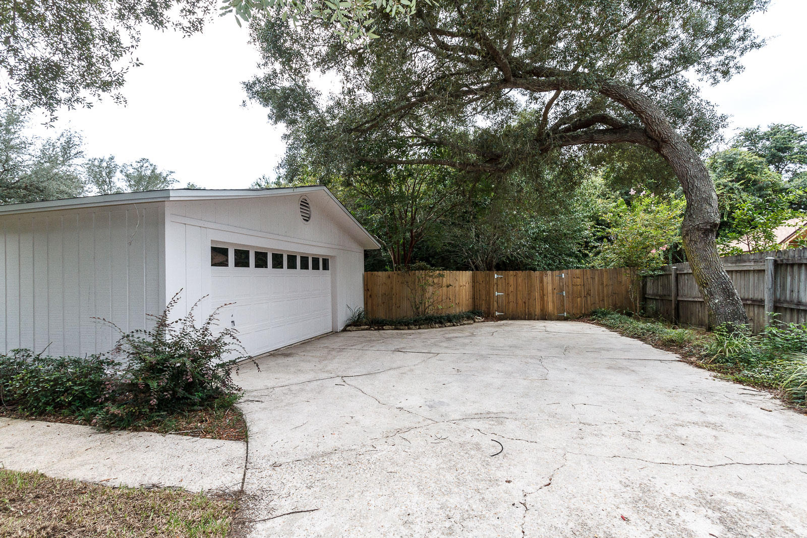 WHISPER BAY - Residential