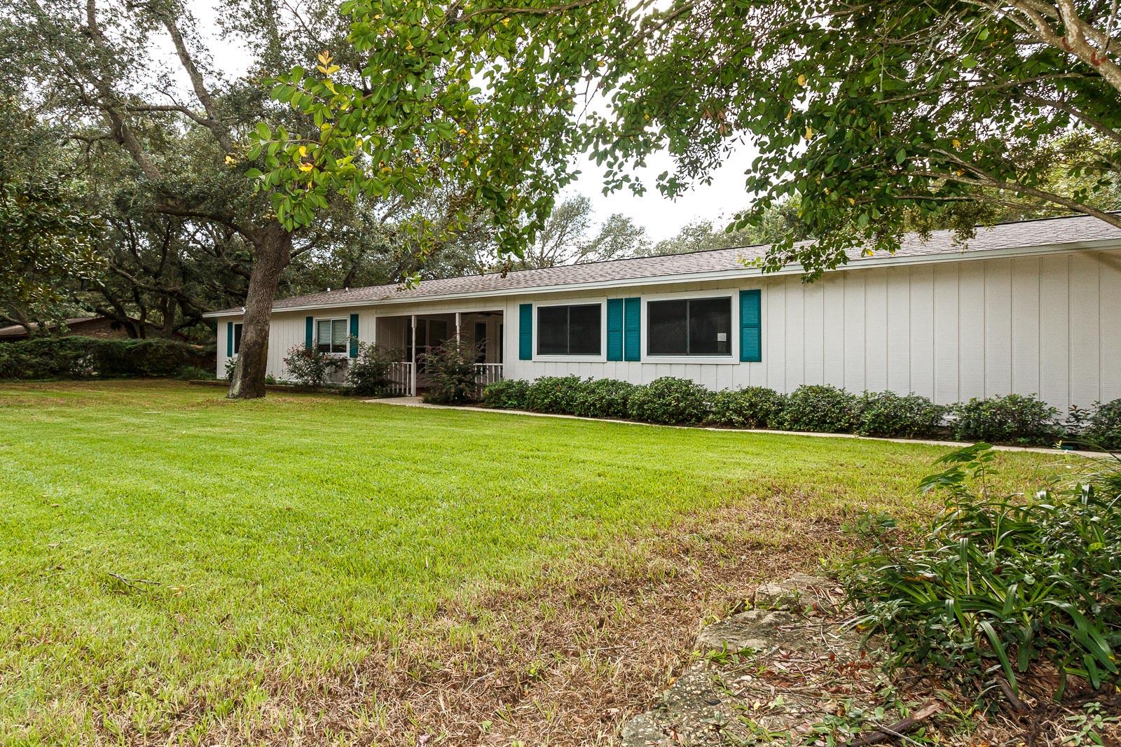 WHISPER BAY - Residential