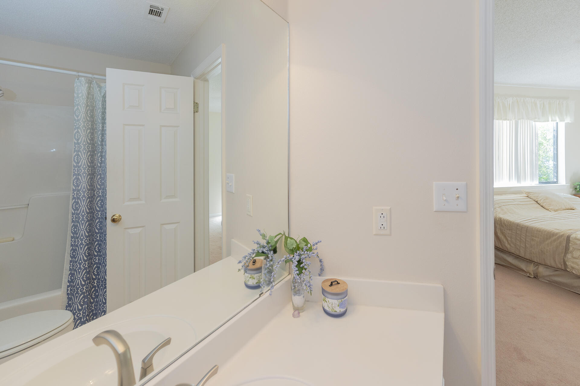 CRYSTAL VILLAGE 2 CONDO PH 3 - Residential