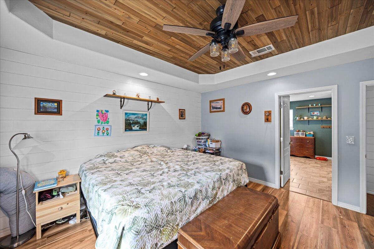 OAKWOOD LAKES ESTATES - Residential