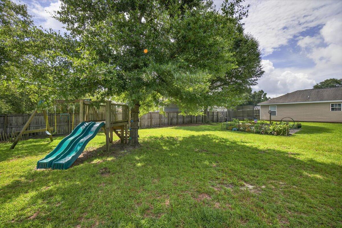 OAKWOOD LAKES ESTATES - Residential