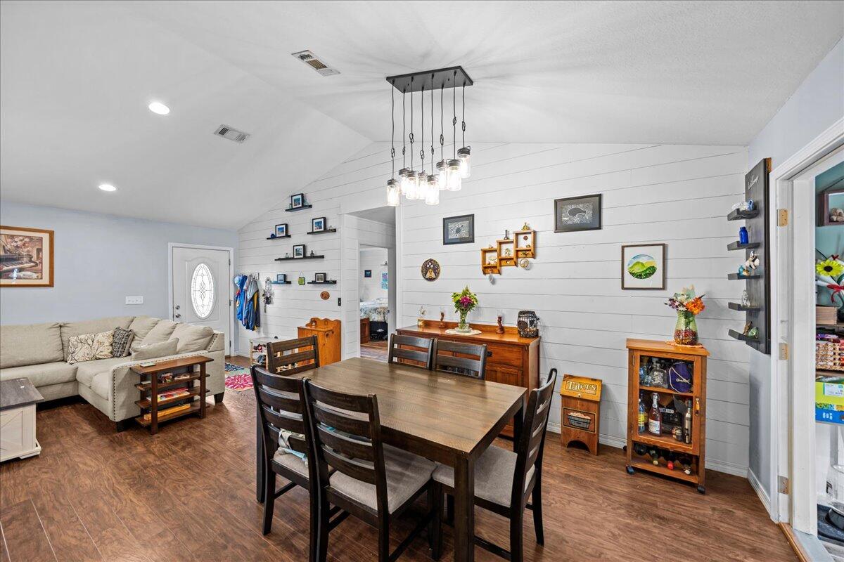 OAKWOOD LAKES ESTATES - Residential