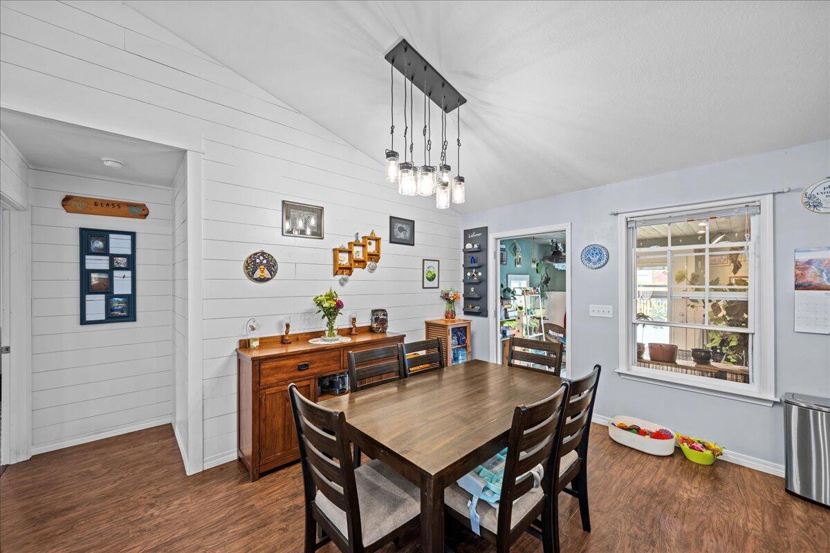 OAKWOOD LAKES ESTATES - Residential