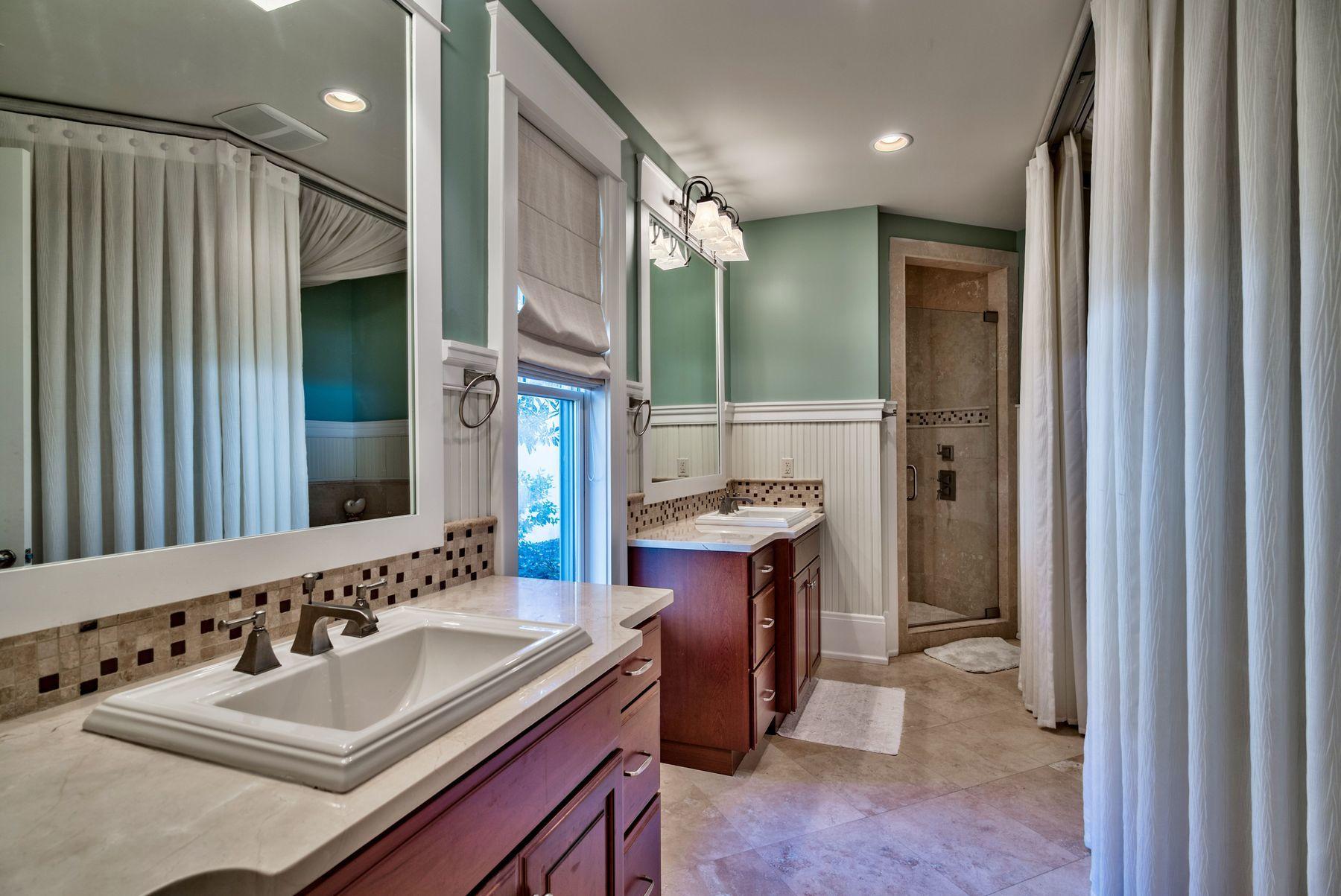 ISLAND ESTATES - Residential