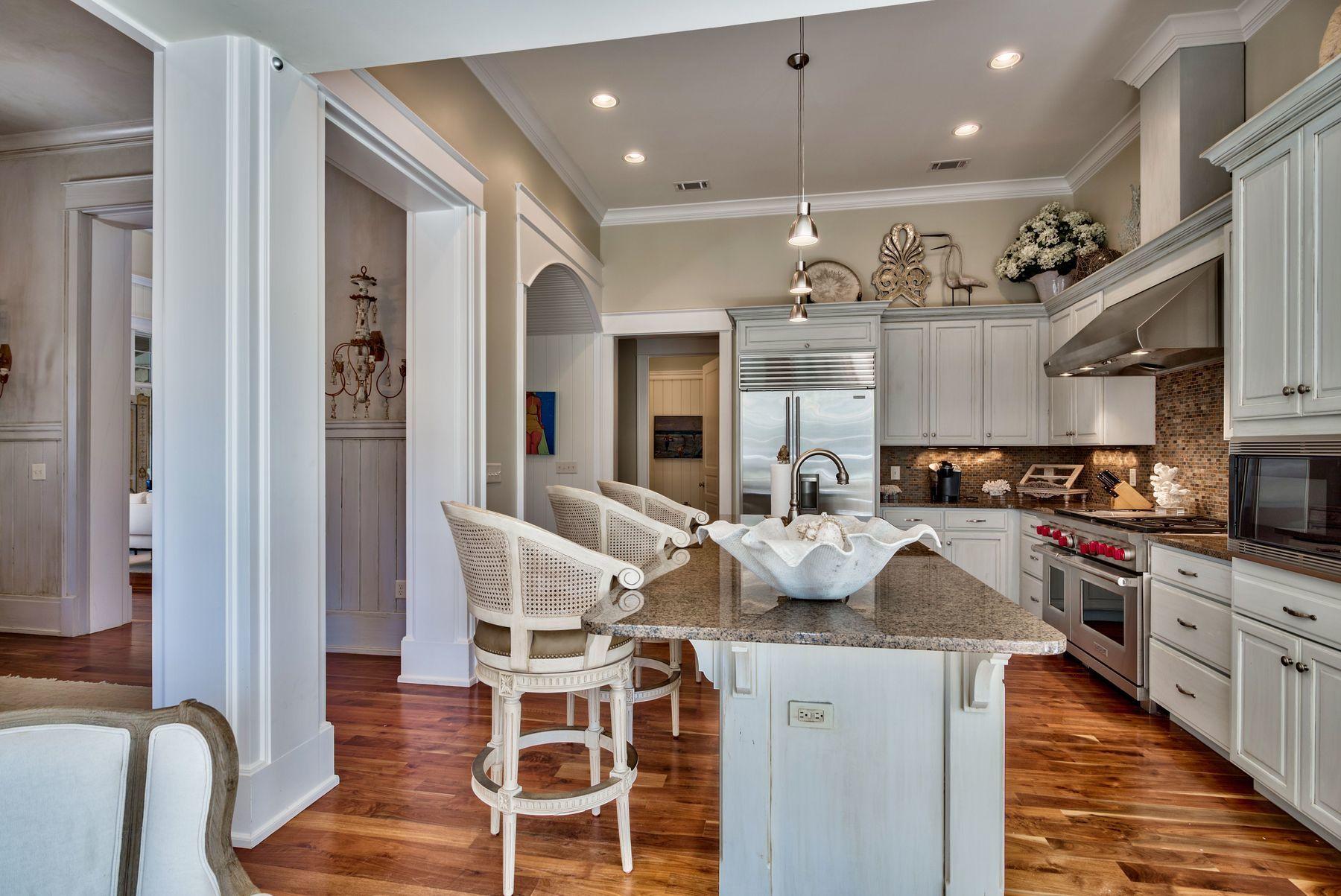 ISLAND ESTATES - Residential