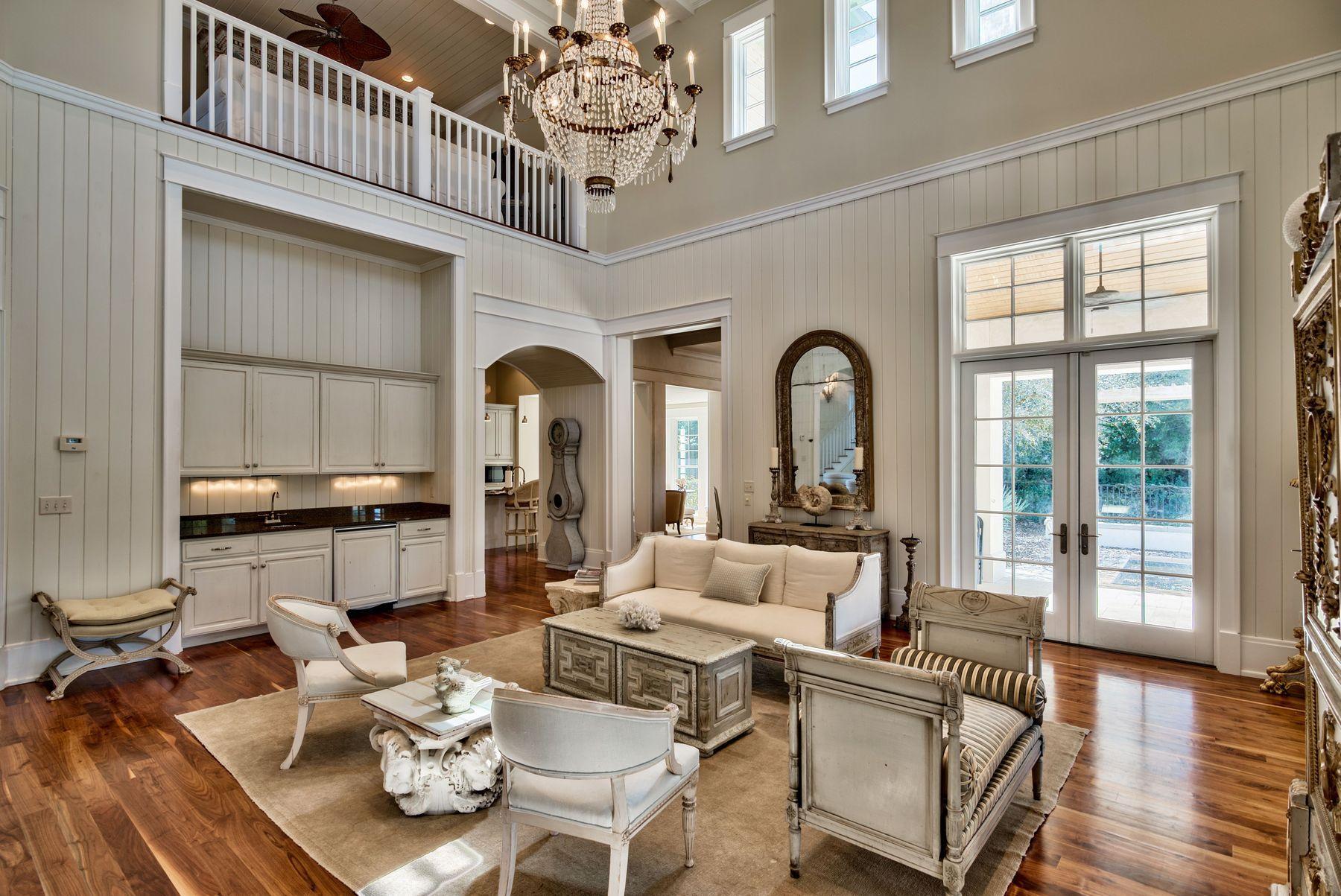 ISLAND ESTATES - Residential